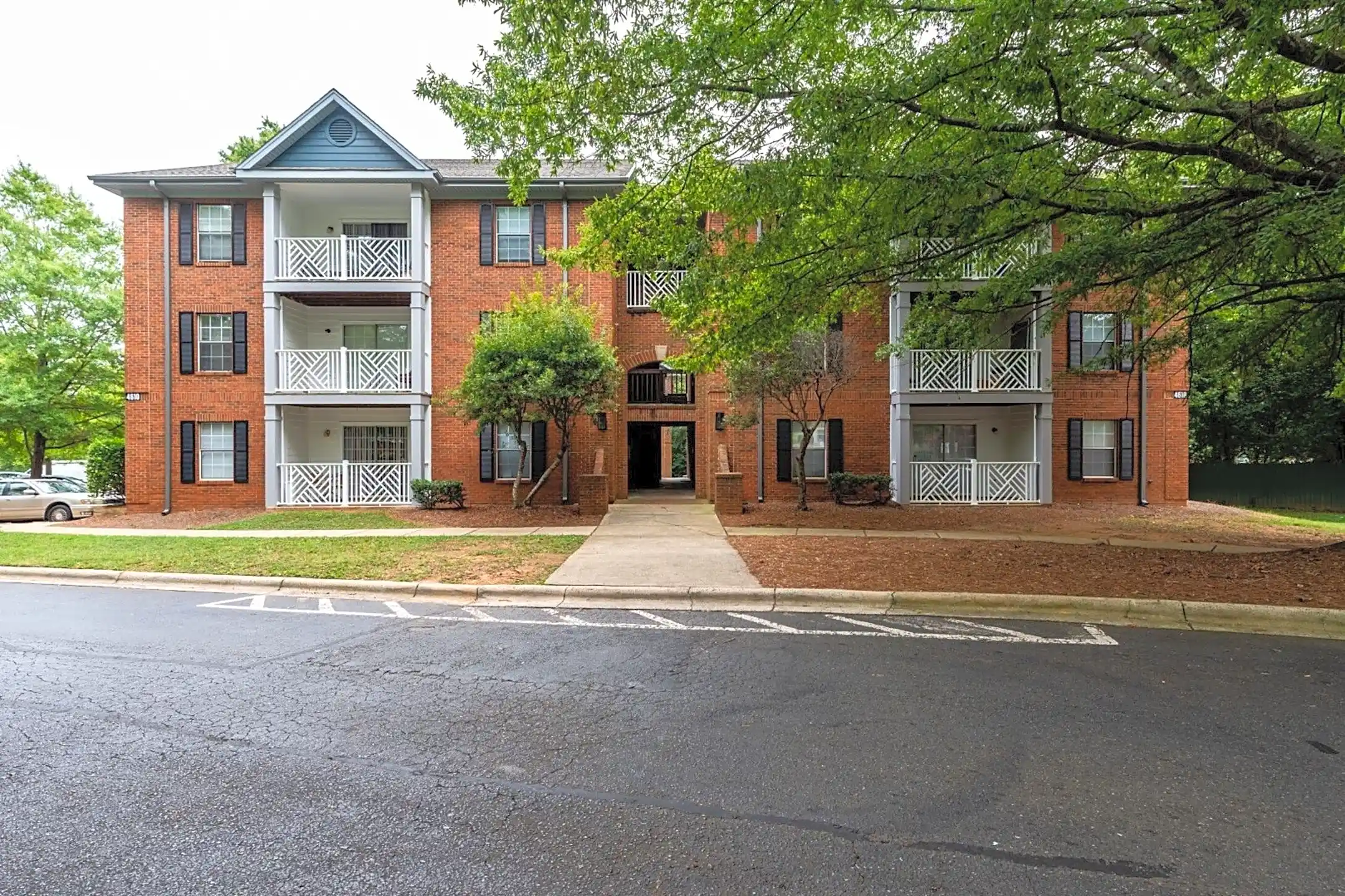 Sharon Oaks Apartments Charlotte, NC 28212