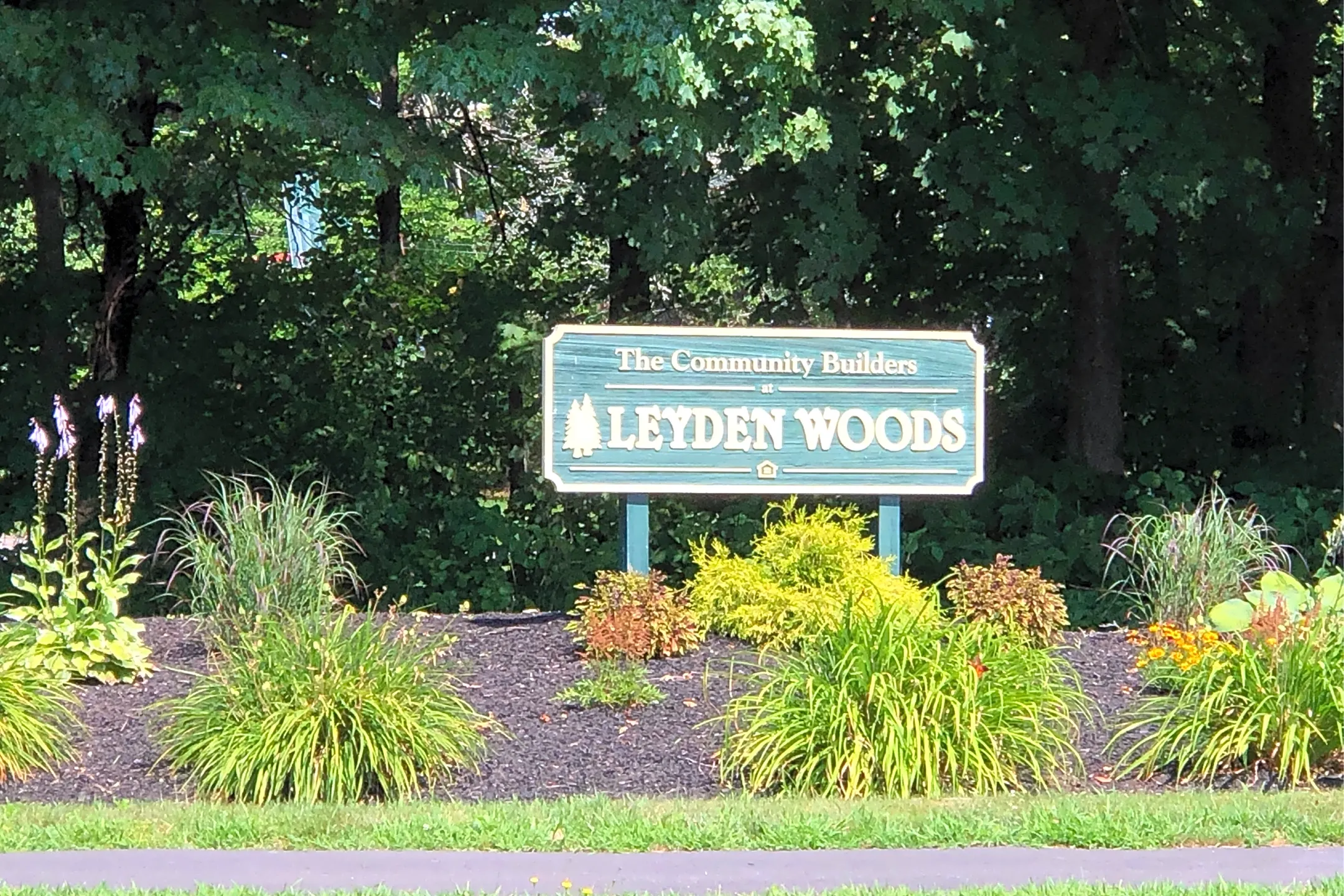Pool - LEYDEN WOODS APARTMENTS - Greenfield, MA