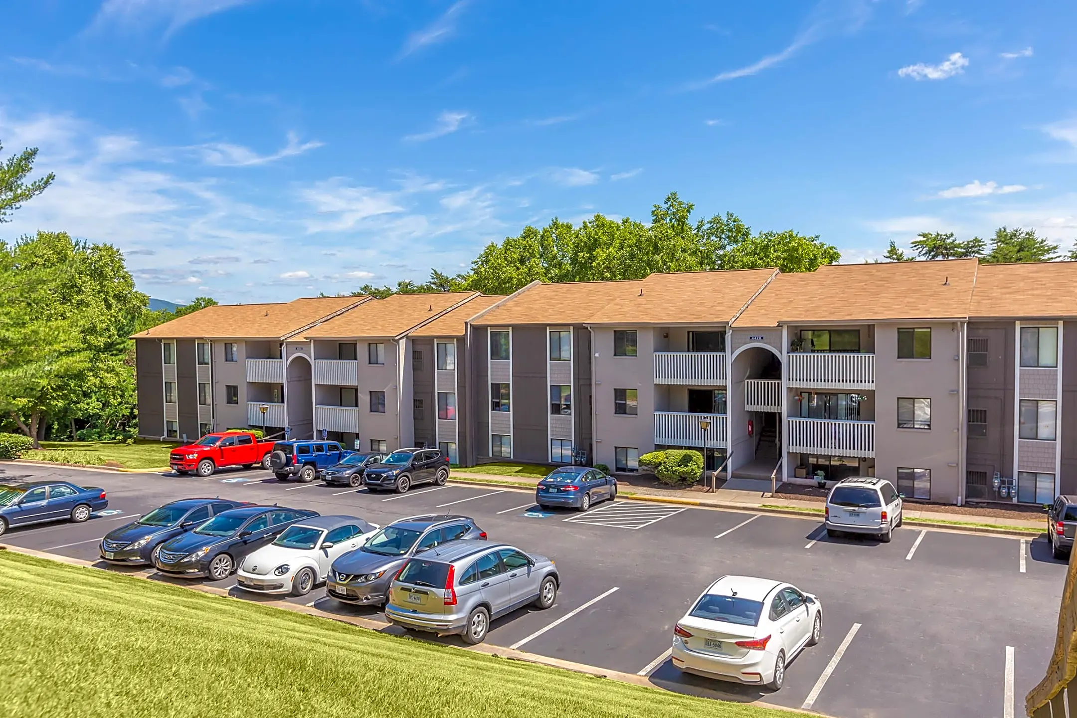 The Pines of Roanoke Apartments Roanoke, VA 24018