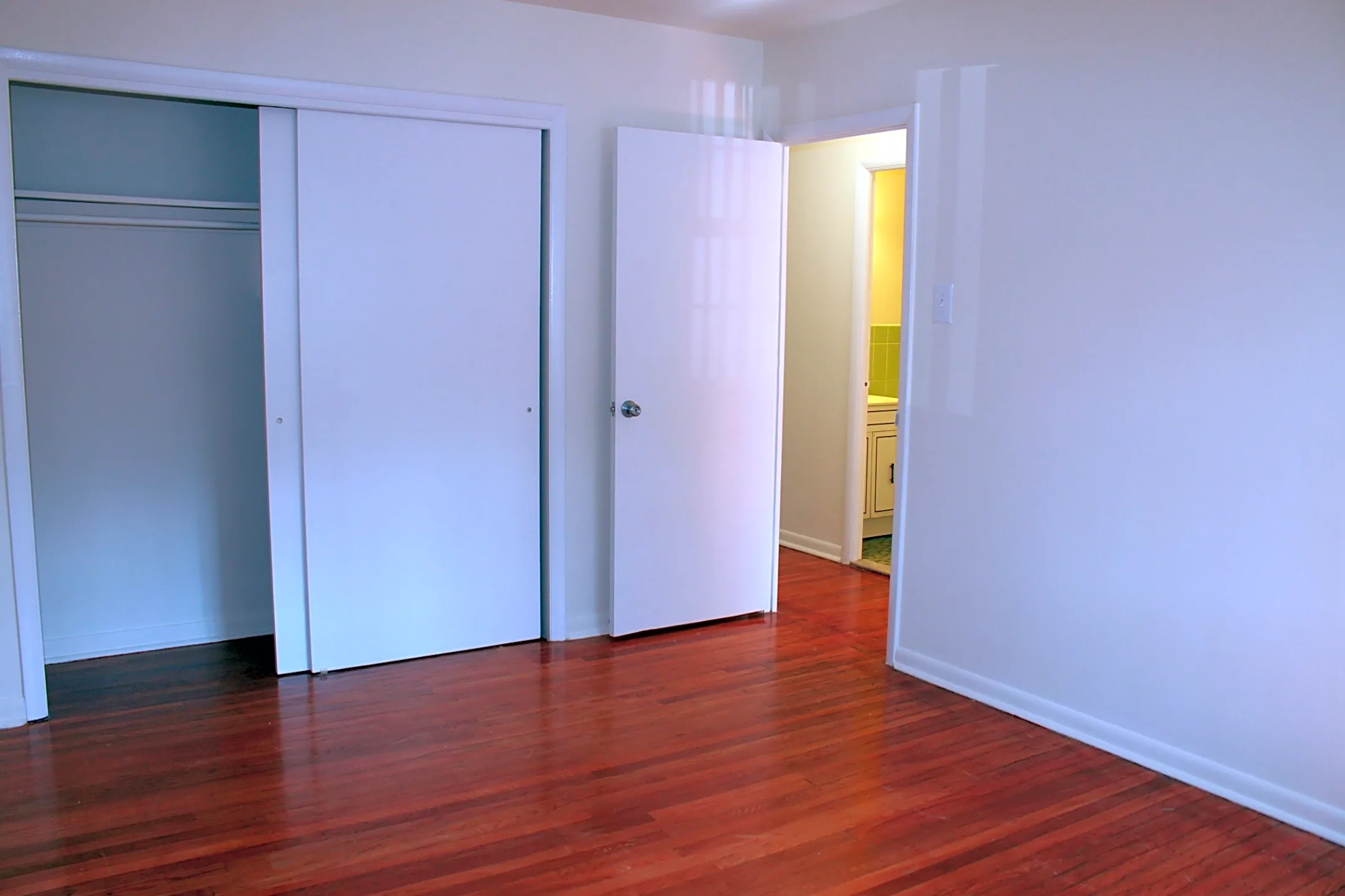 Lansdale Village Apartments 219 York Ave Lansdale, PA Apartments