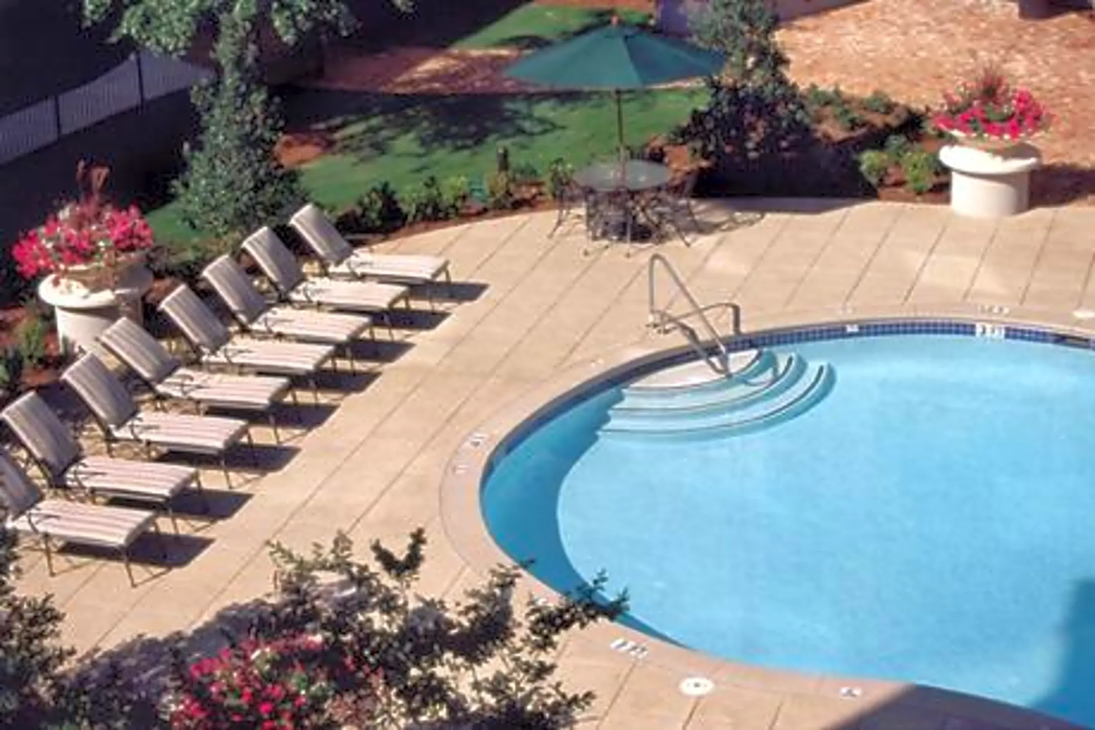 Phipps Place 3460 Kingsboro Rd NE Atlanta, GA Apartments for Rent