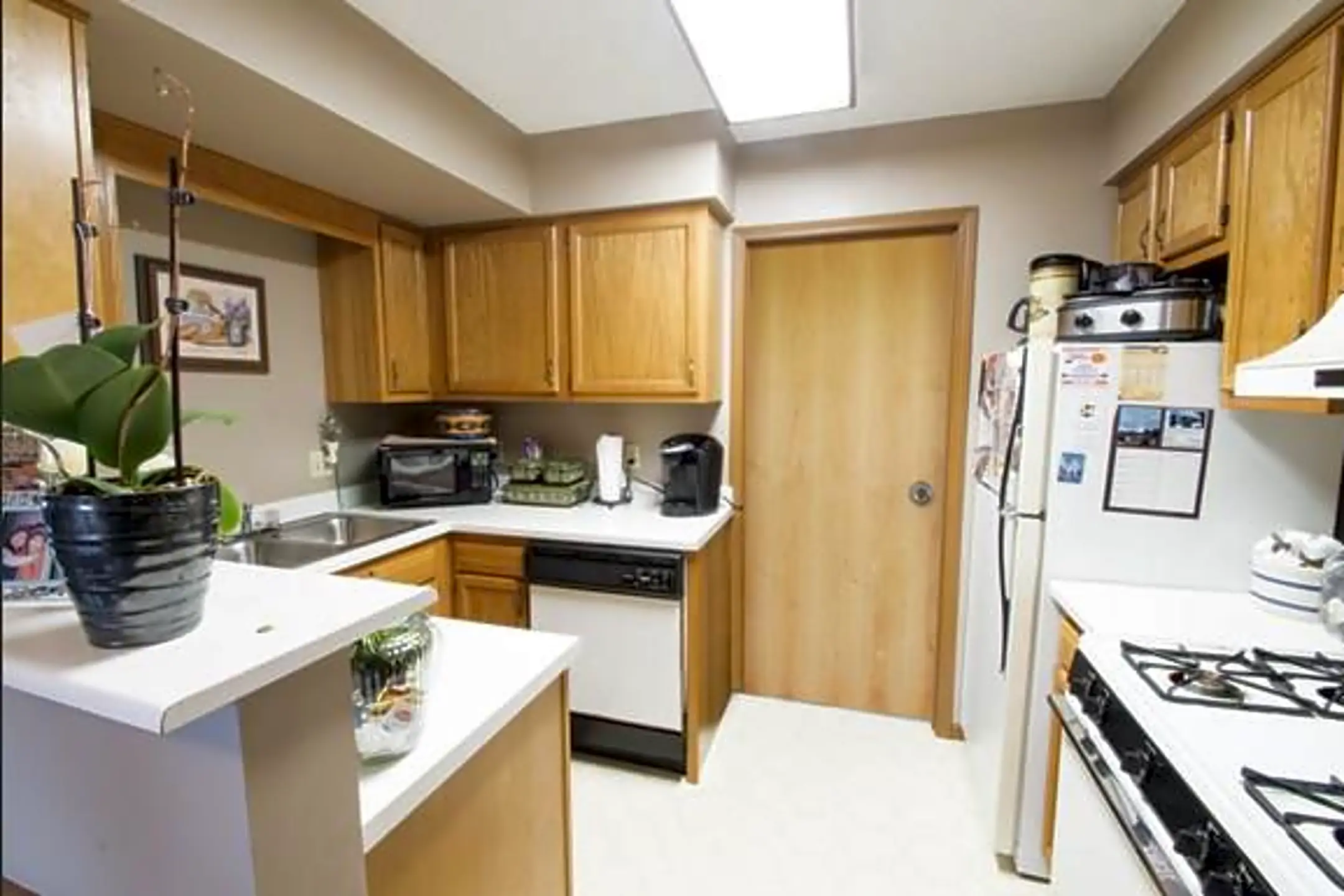 Deville Northgate 6550 Wise Ave NW North Canton, OH Apartments for