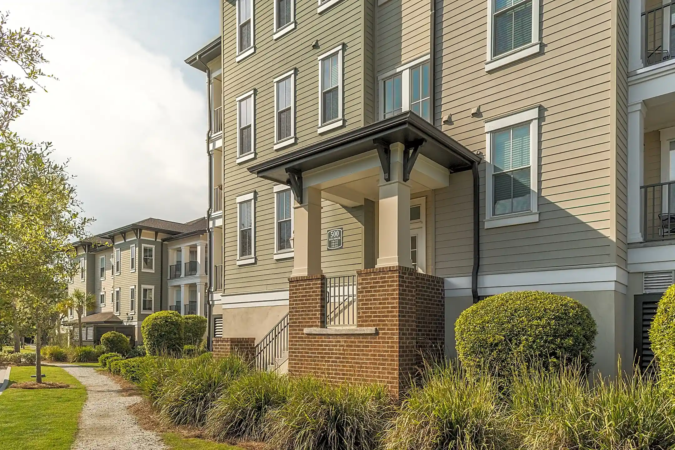 Talison Row 480 Seven Farms Dr Daniel Island, SC Apartments for