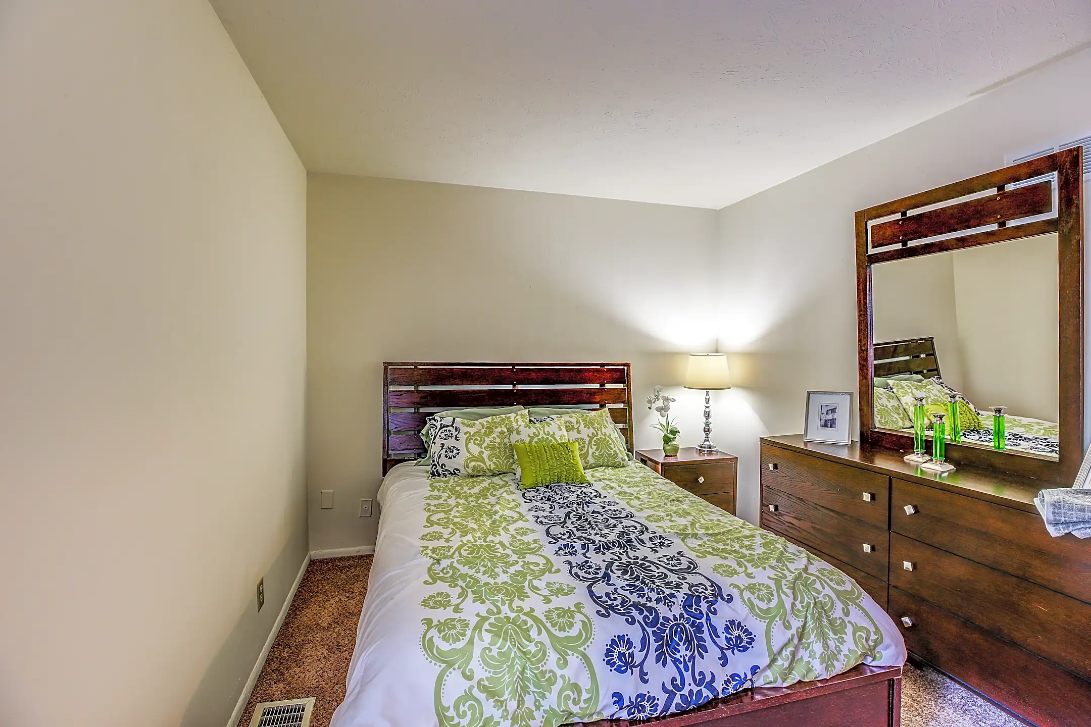 Normandy Green Apartments & Townhouses 6805 Sebree Dr Florence, KY