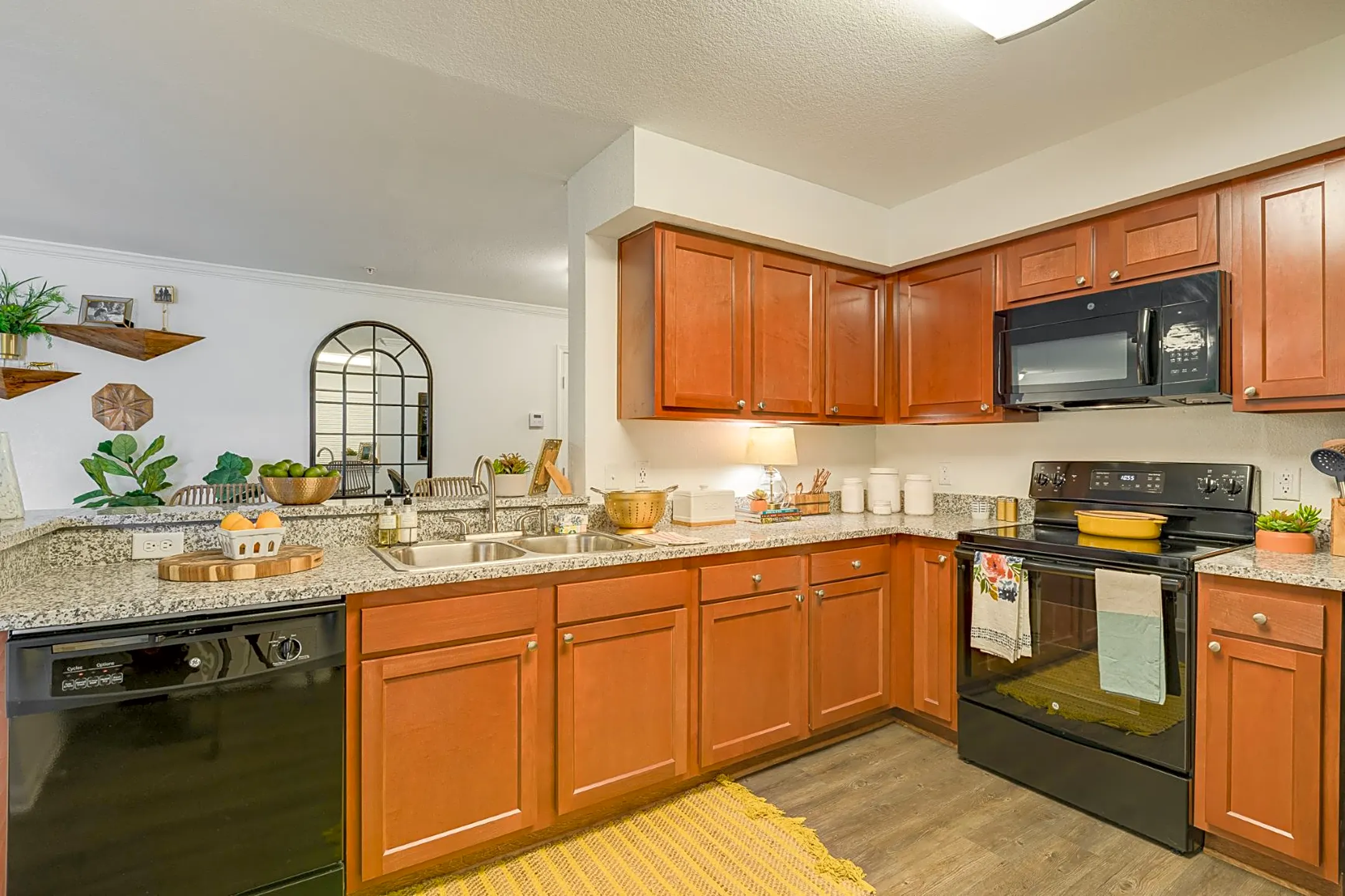 Tremont at 22 Apartments 25 Campbell Scenic Drive Hattiesburg, MS