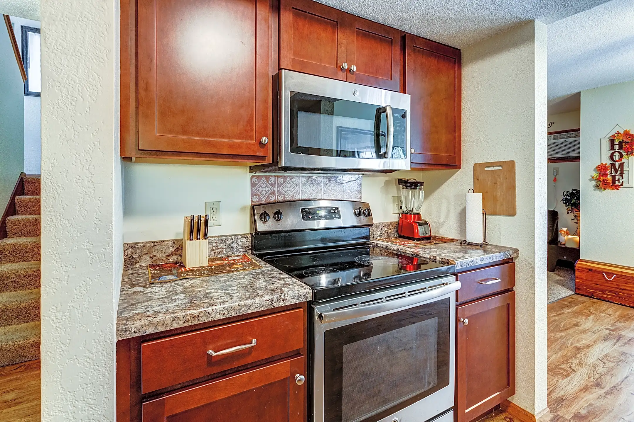 Victoria Townhomes 6813 Grimes Pl N Brooklyn Center, MN Townhomes