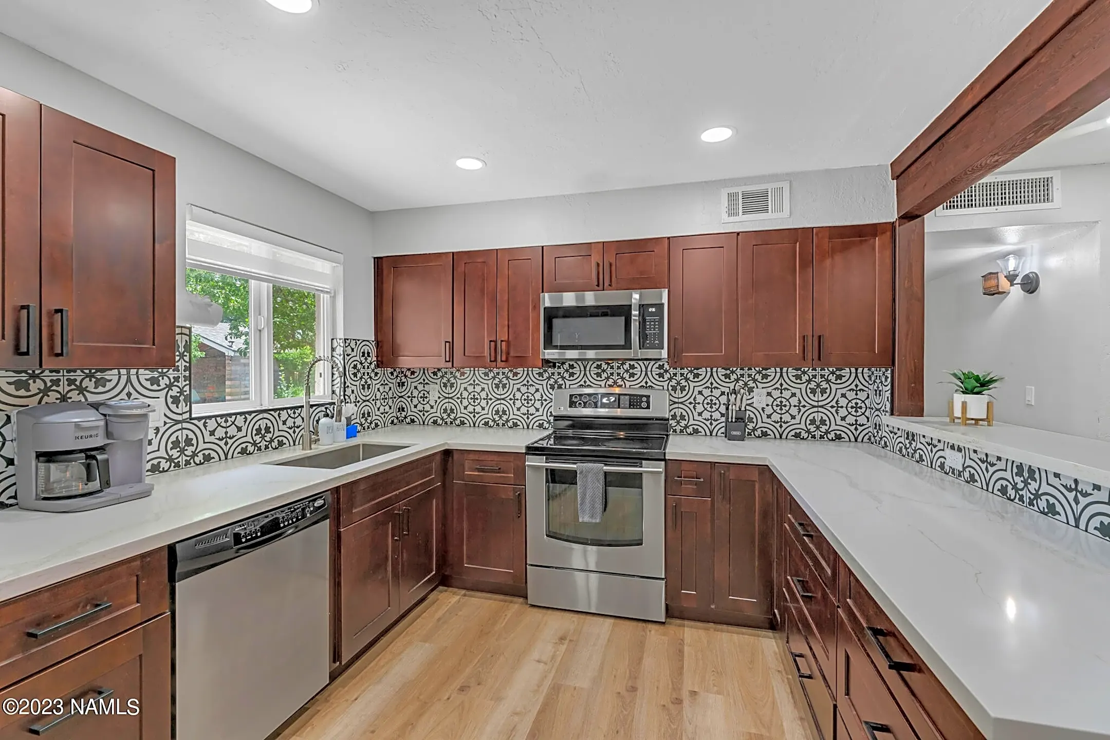 Kitchen - 2918 N Schevene Blvd - Flagstaff, AZ