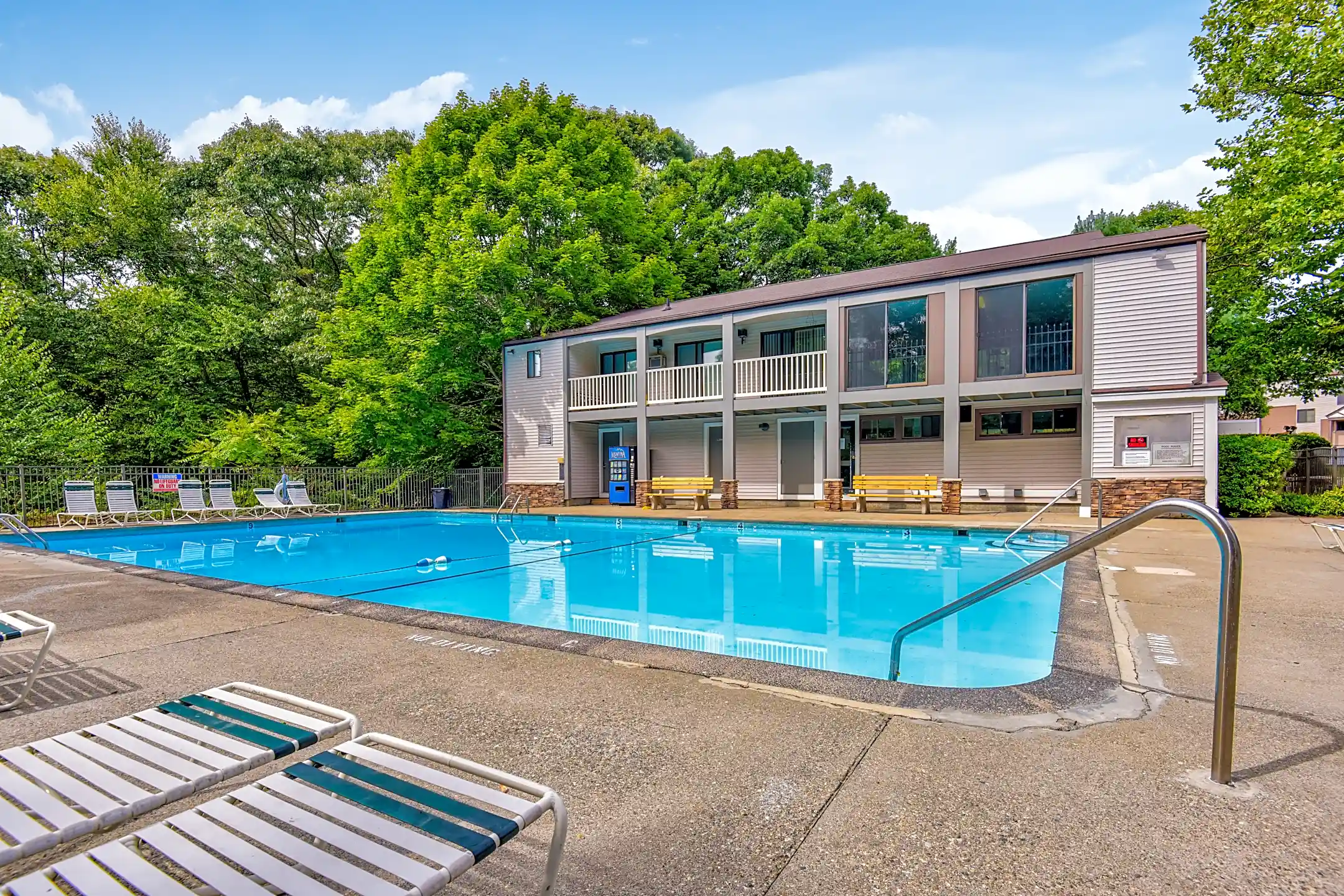 Peppertree Apartments Groton, CT 06340