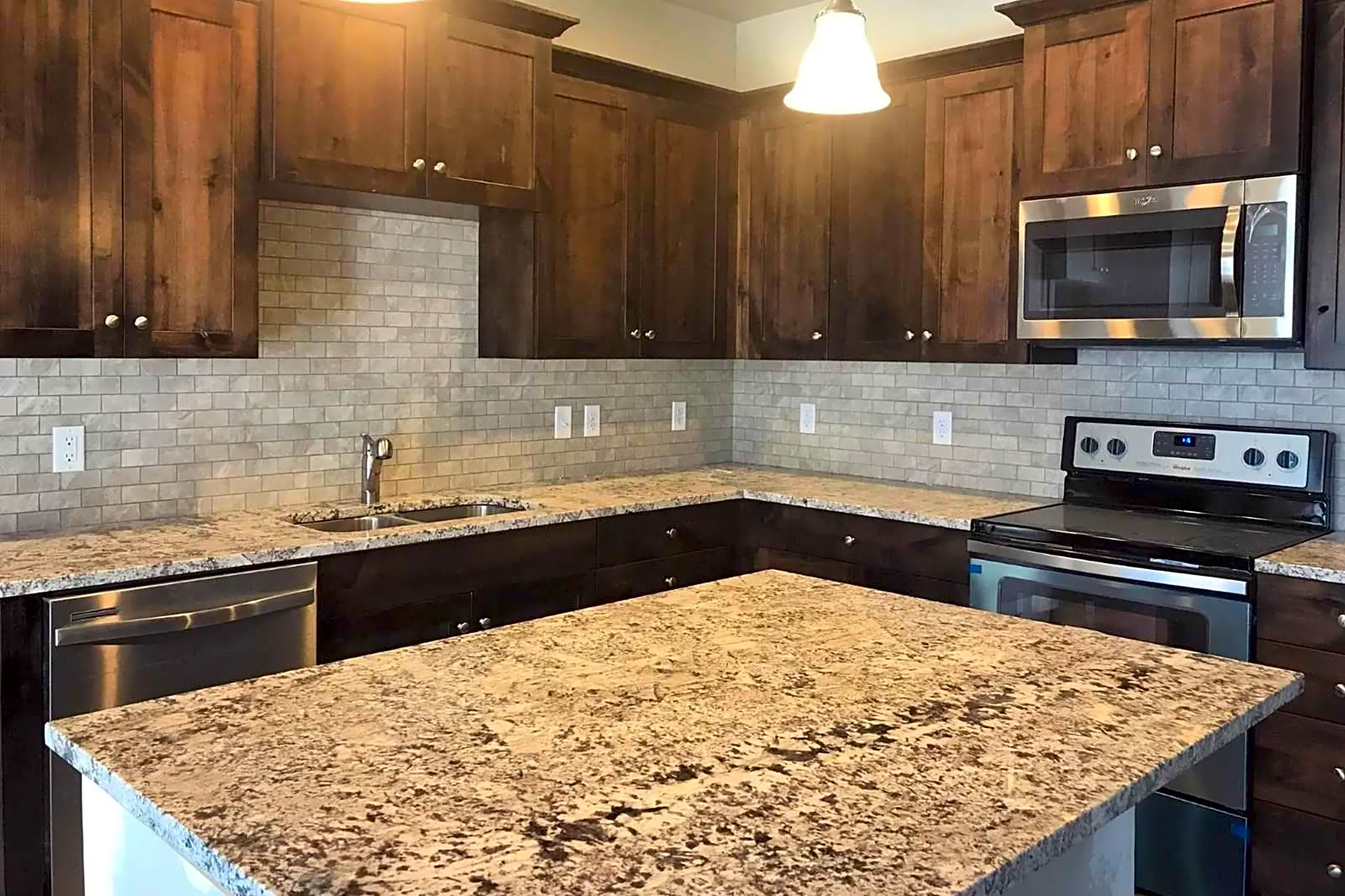 Kitchen - Townhomes at Silvercloud - Boise, ID