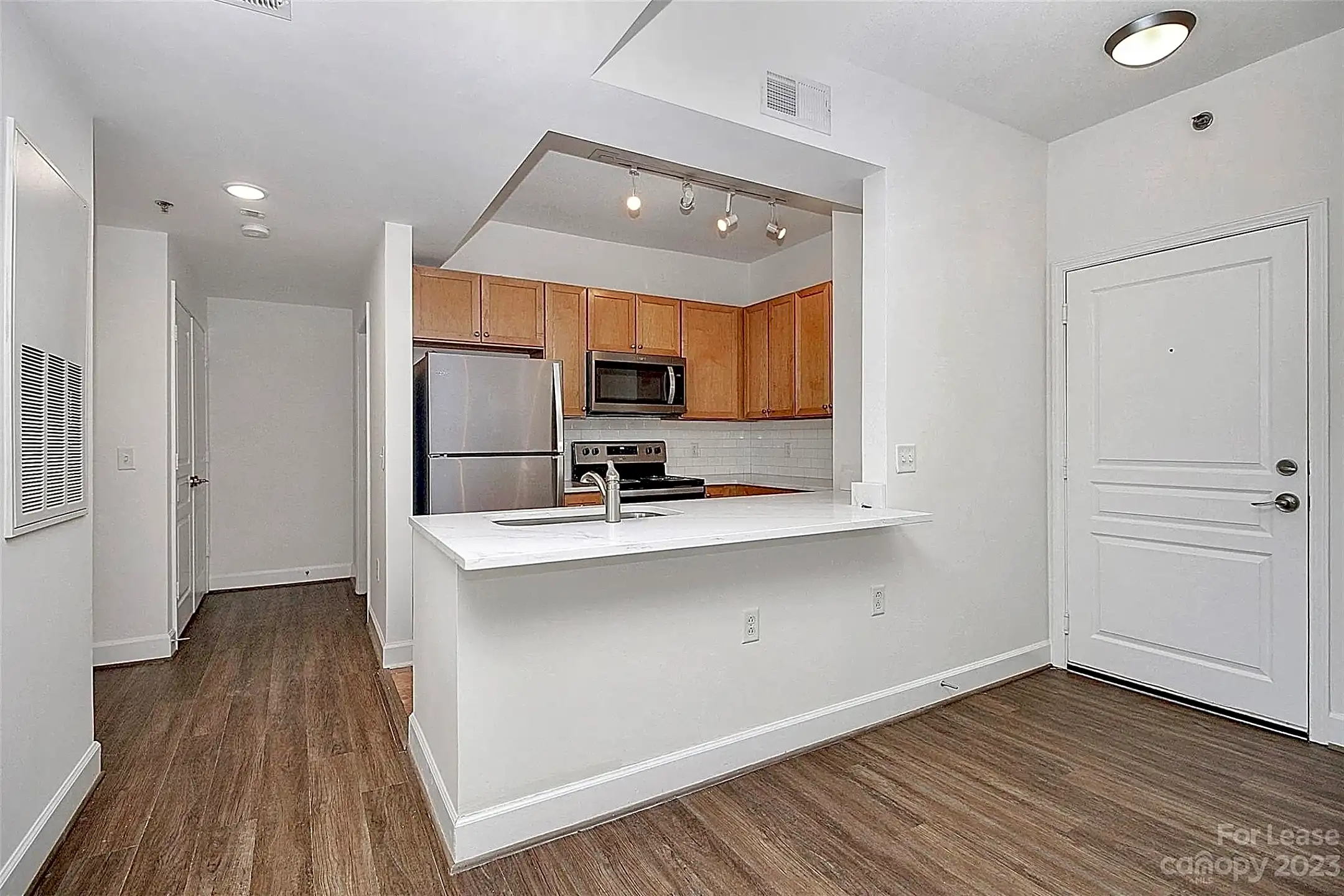 Kitchen - 1315 East Blvd #309 - Charlotte, NC