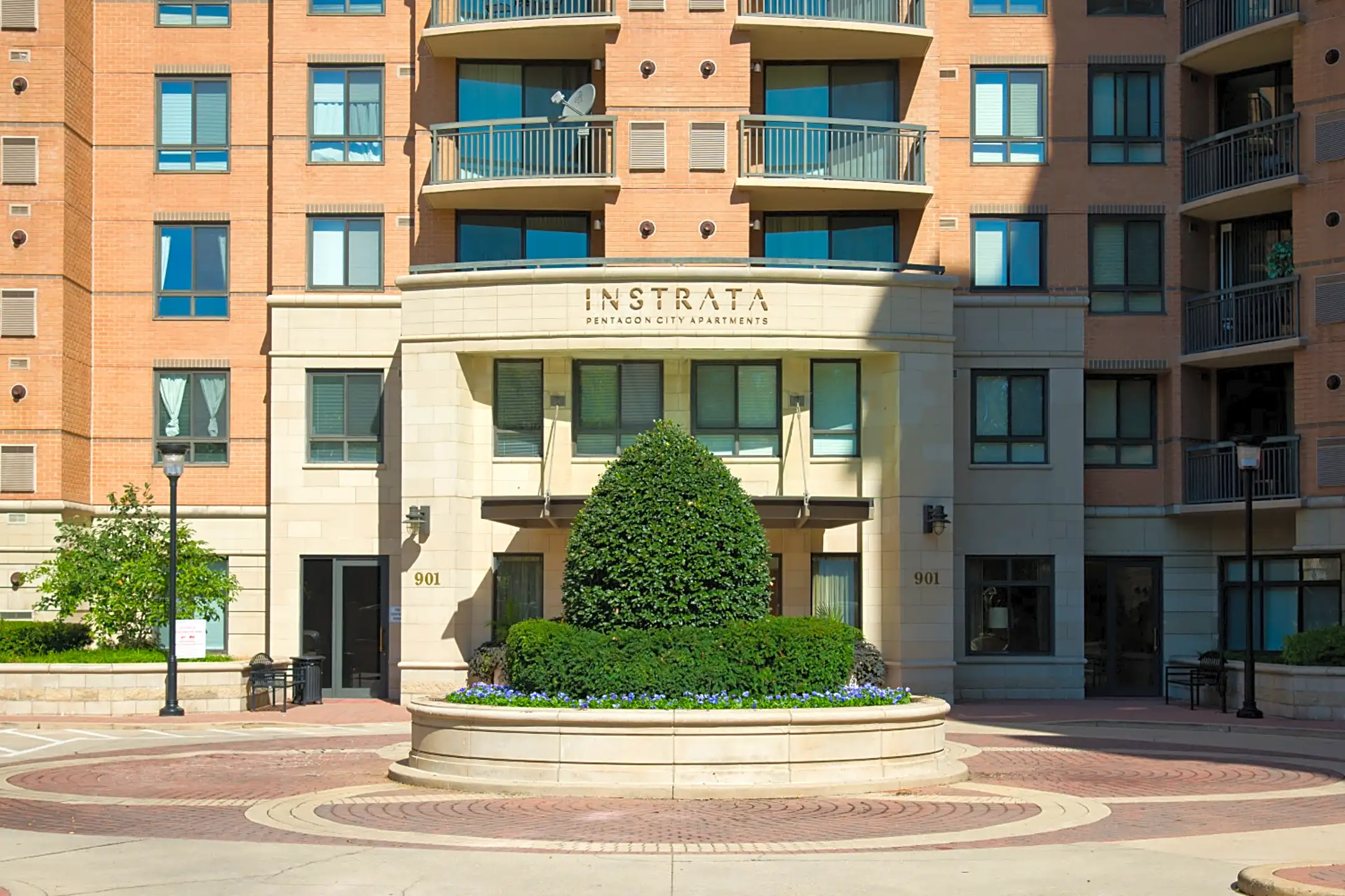 Building - Instrata Pentagon City - Arlington, VA