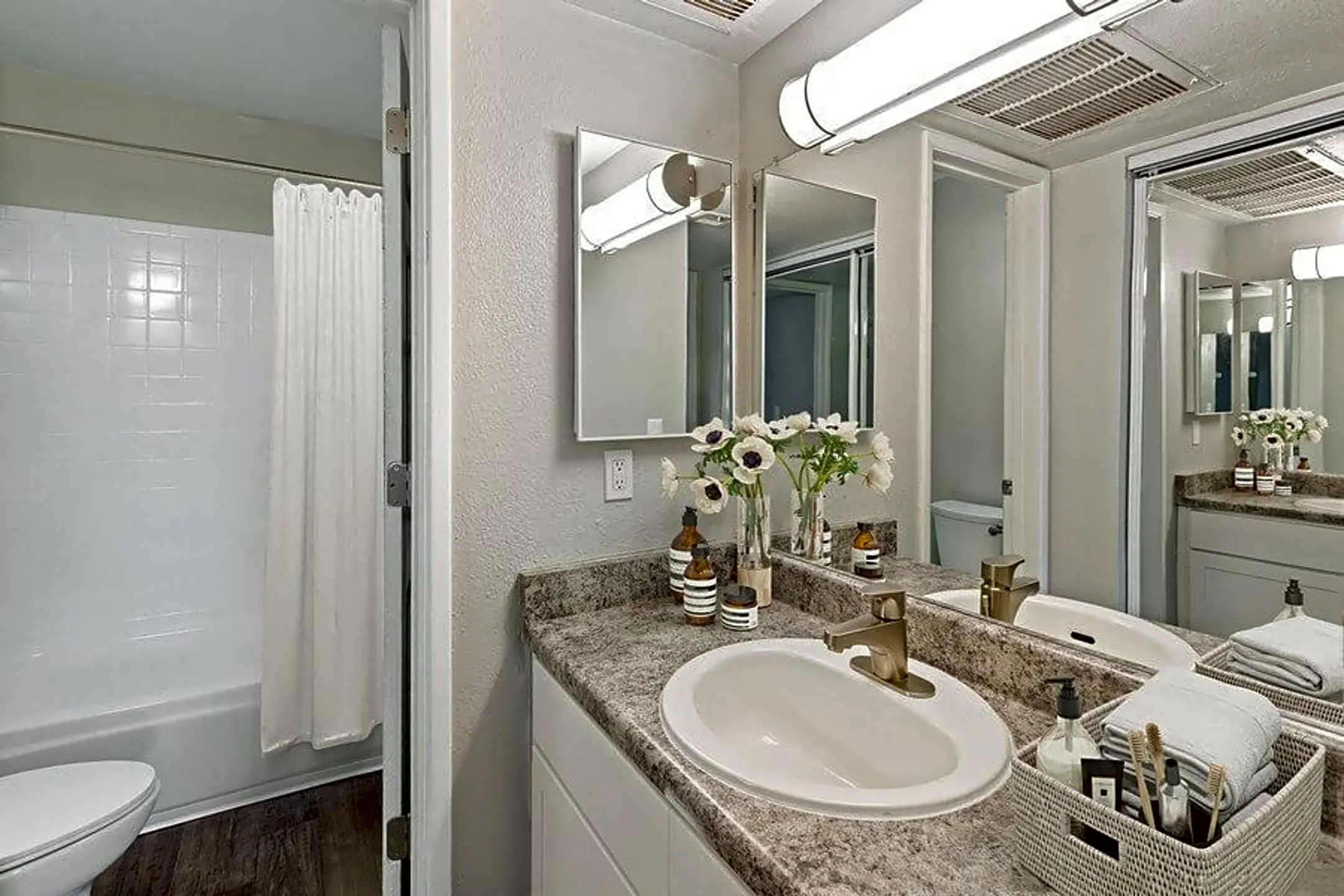 Tanque Verde Apartment Homes 7671 E Tanque Verde Rd Tucson, AZ