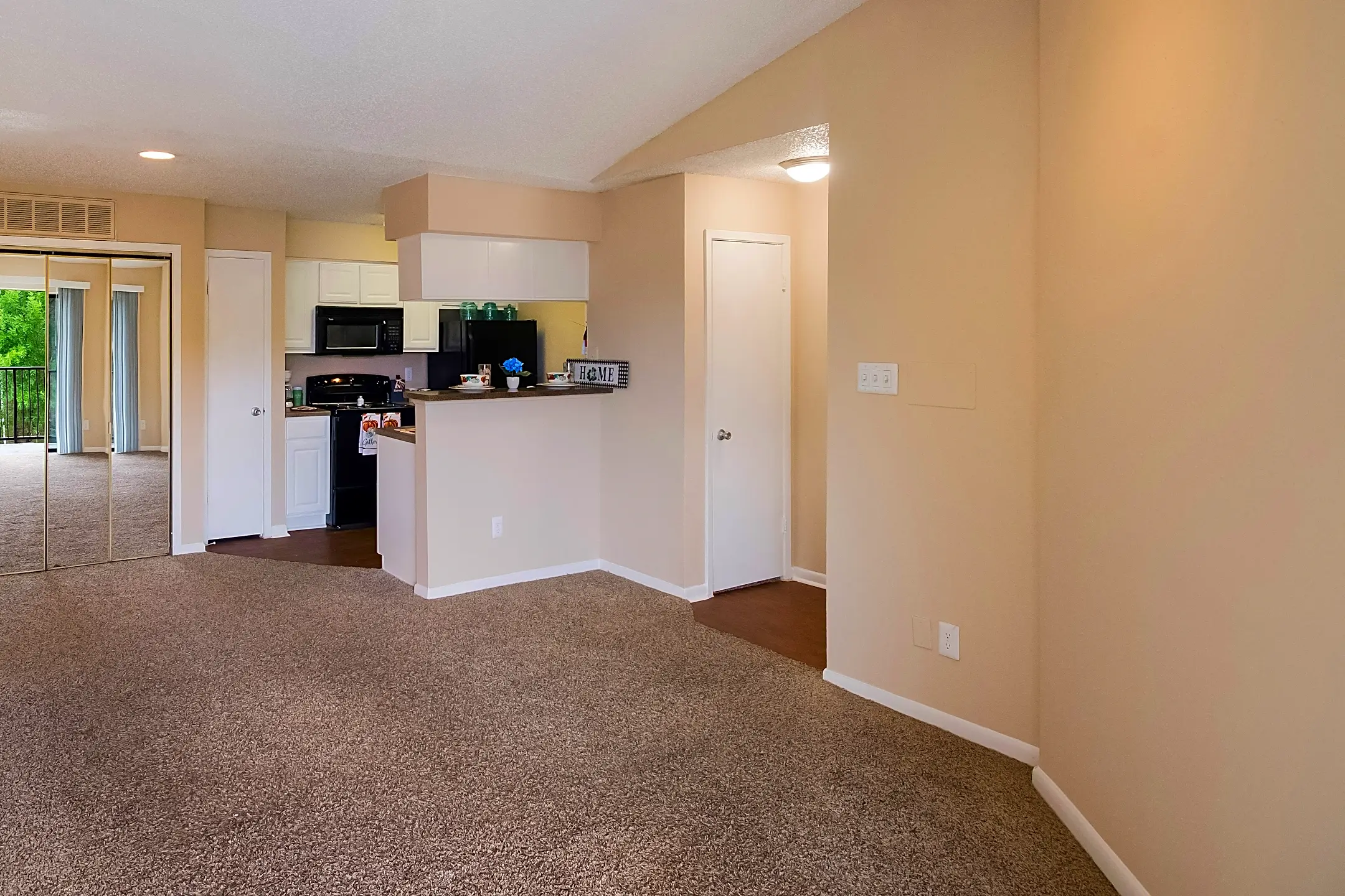 The Glen At Highpoint 9050 Markville Dr Dallas, TX Apartments for