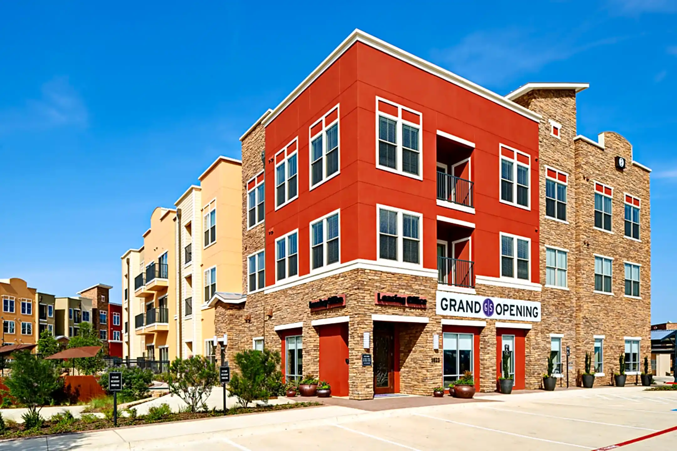 Grapevine Station Apartments & Cottages 1022 Texan Trl Grapevine