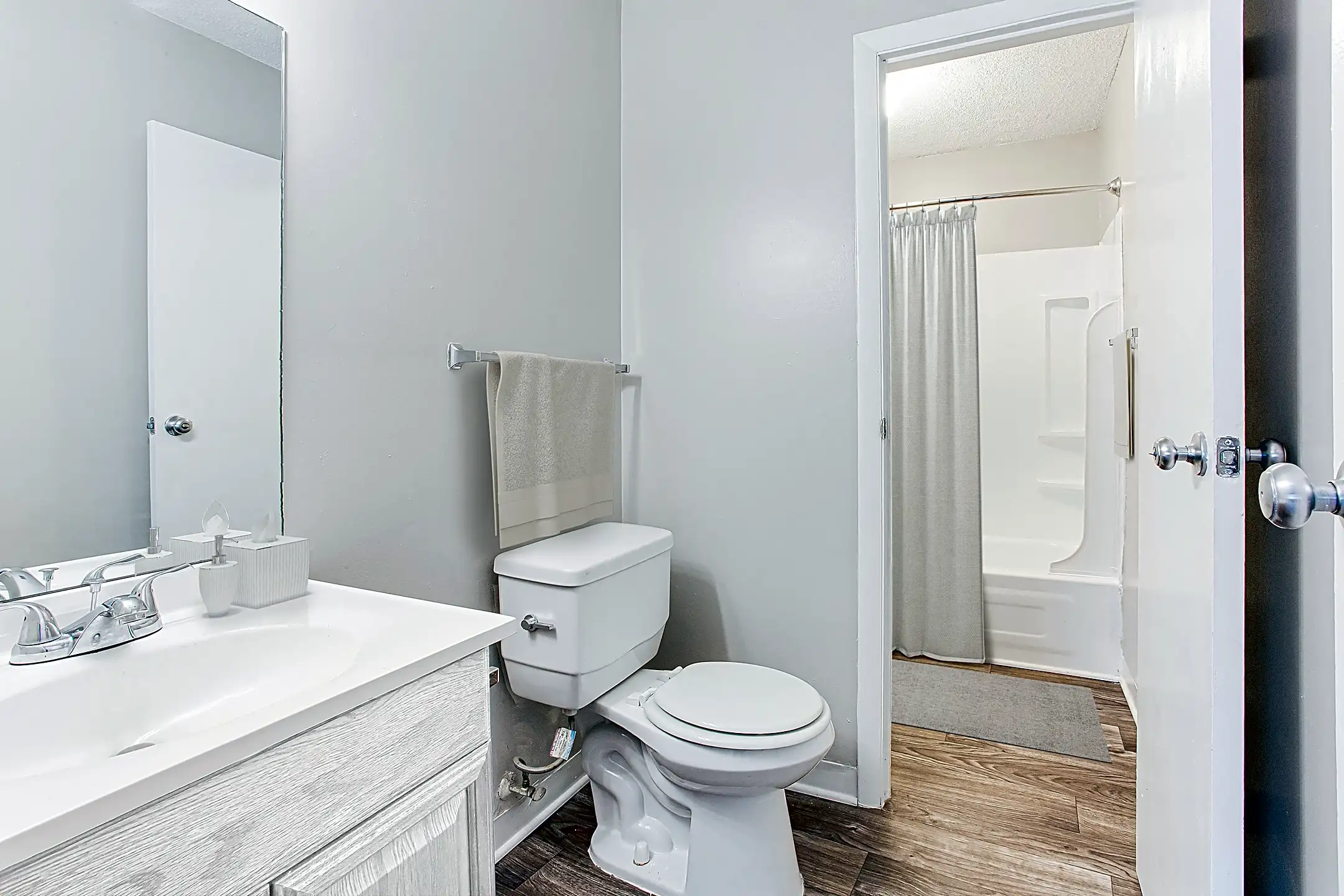 The Lory of Harbison 100 Fairforest Rd Columbia, SC Apartments for