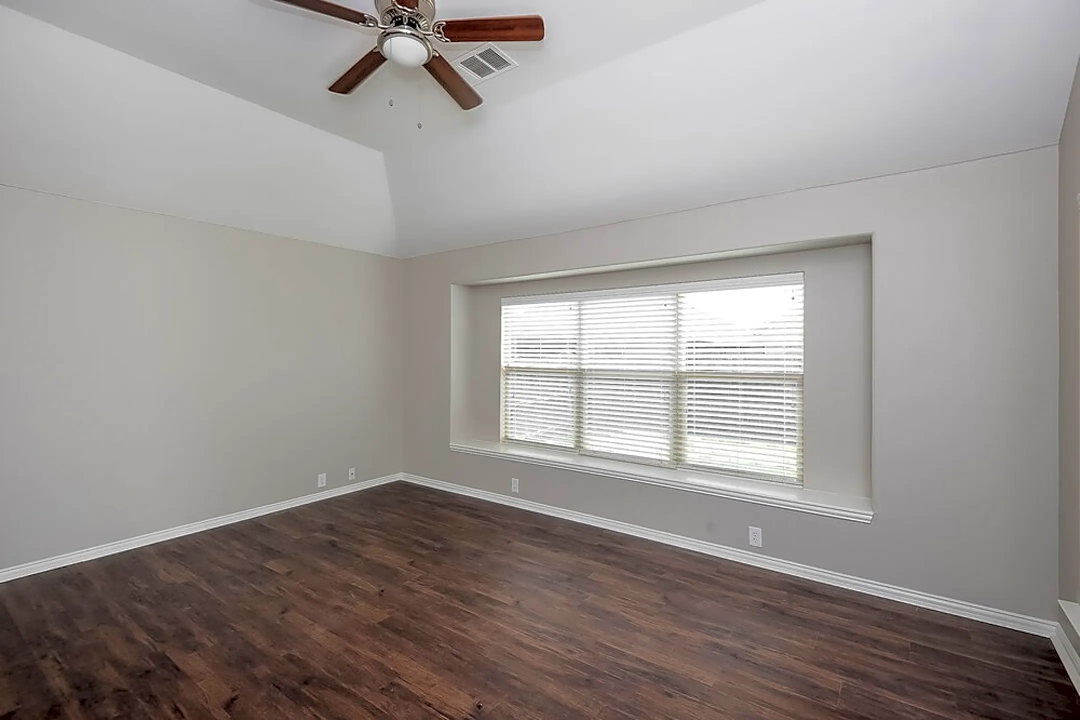 656 Brooks St Crowley, TX Houses for Rent Rent.