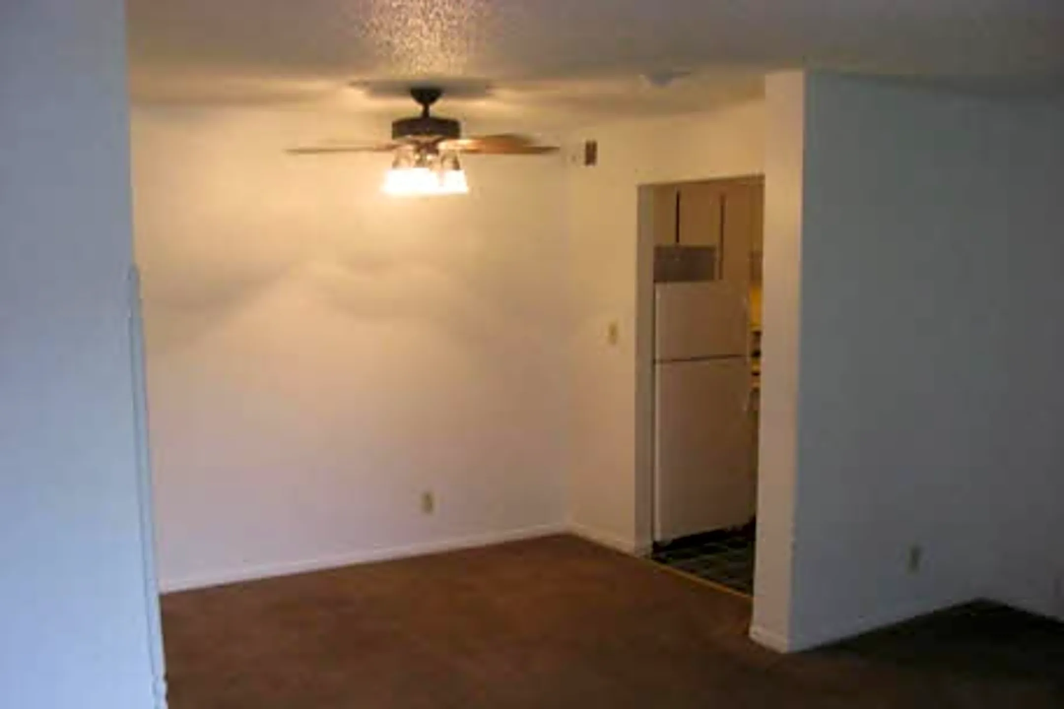 Wornall Place Apartments 8718 Wornall Rd Kansas City, MO Apartments