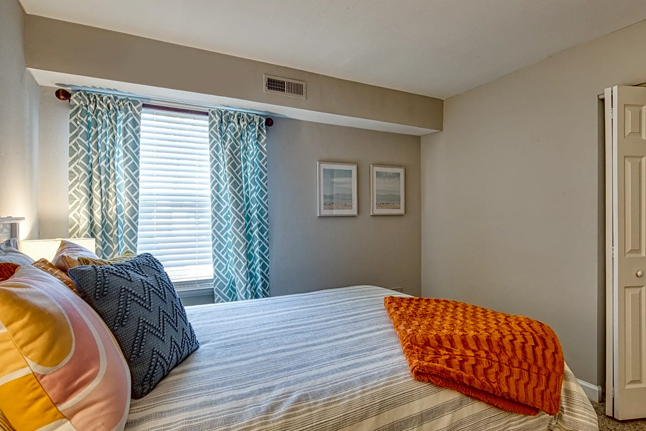 Coastline 631 Lake Edward Dr Virginia Beach, VA Apartments for Rent