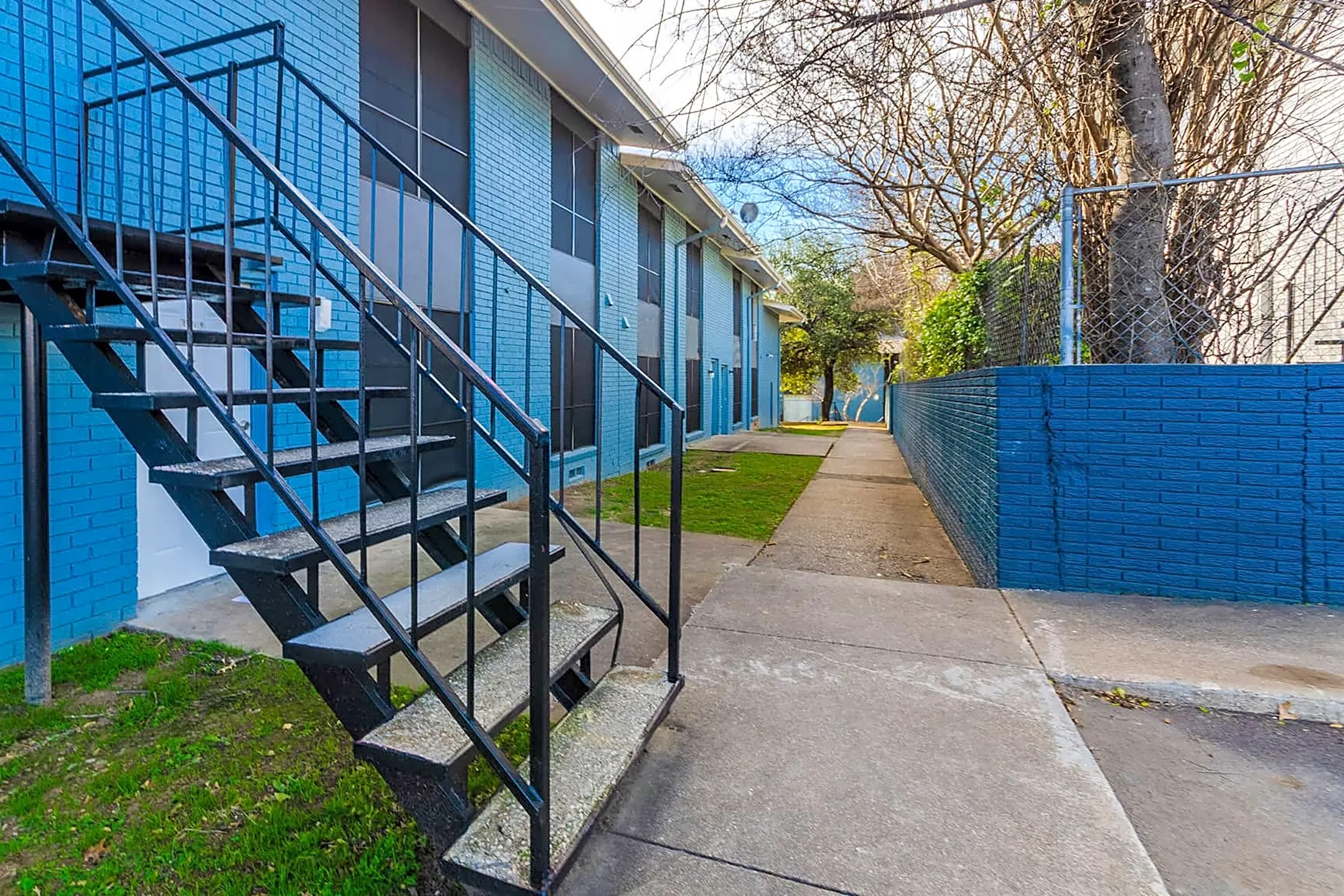 Timber Oaks Apartments 3714 Legendary Ln Dallas, TX Apartments for