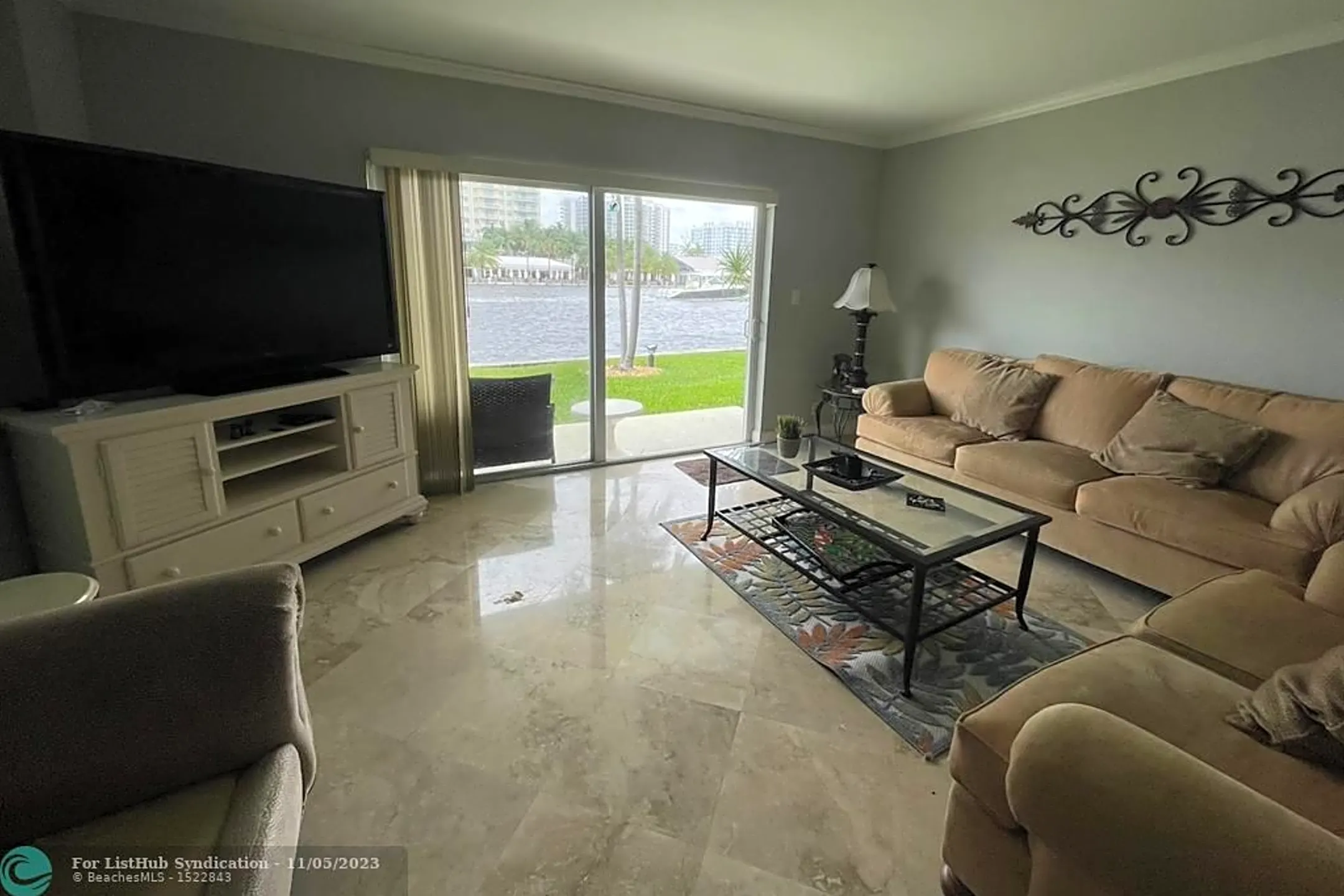 Living Room - 2900 NE 30th St #M1 - Fort Lauderdale, FL