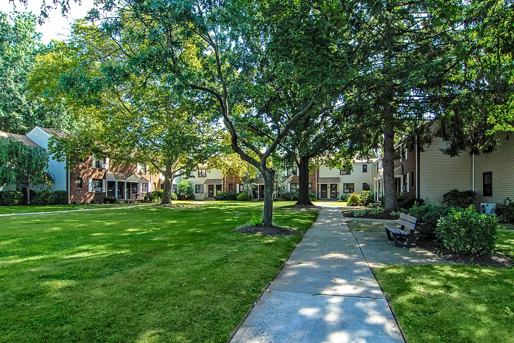 Brookchester Apartments New Milford, NJ 07646