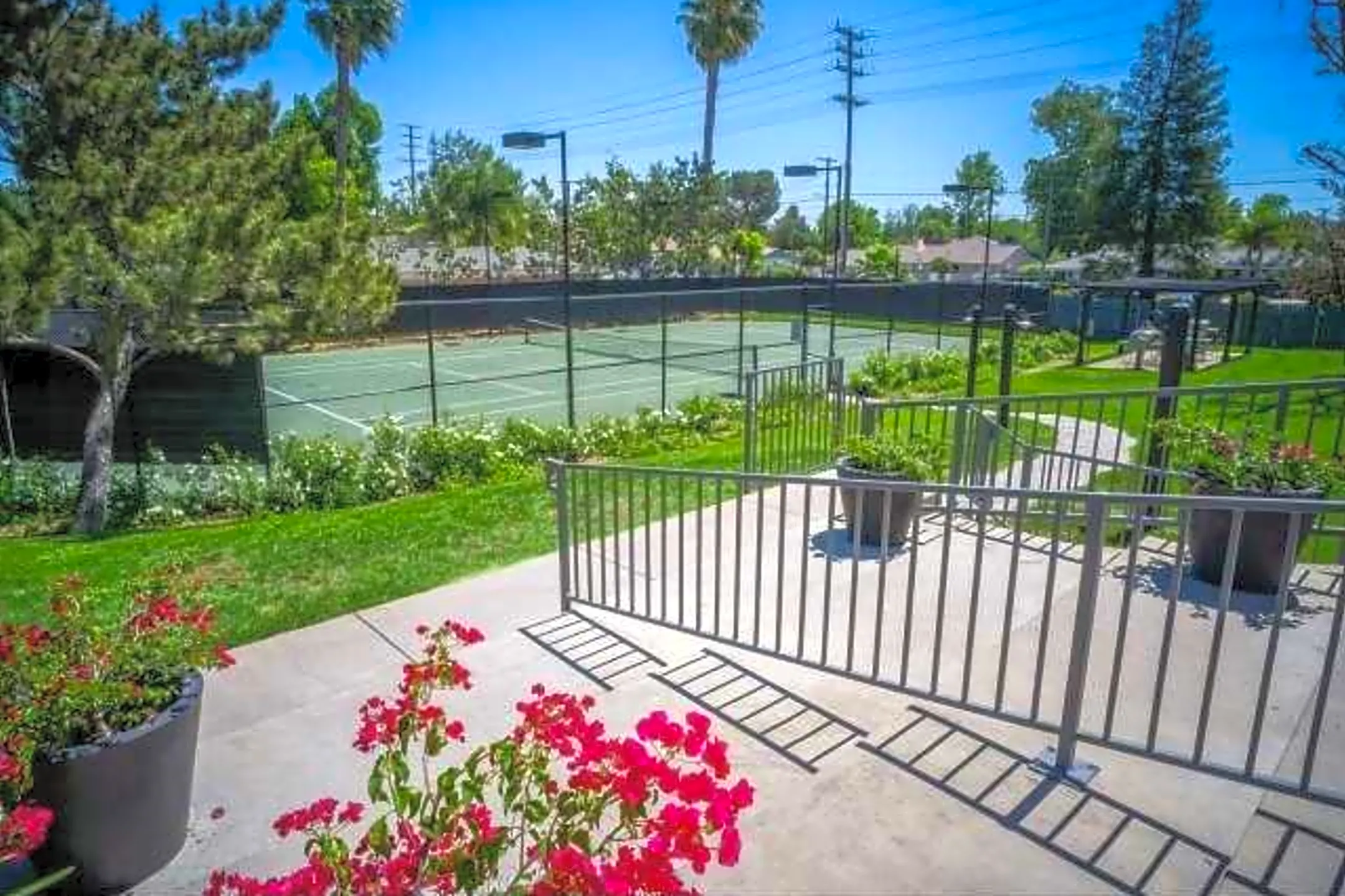 Park Place Apartments Canoga Park