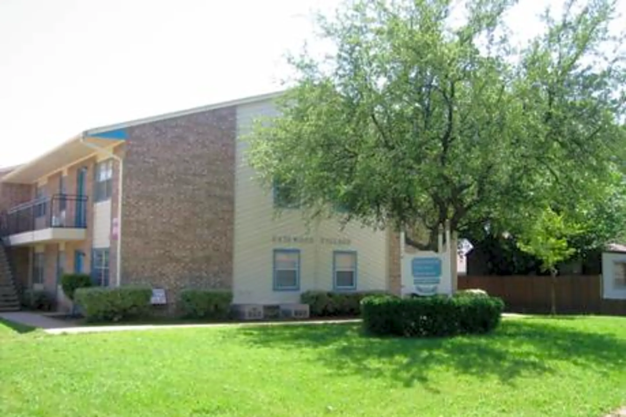 Gatewood Village Apartments 424 Gatewood Rd Garland, TX Apartments