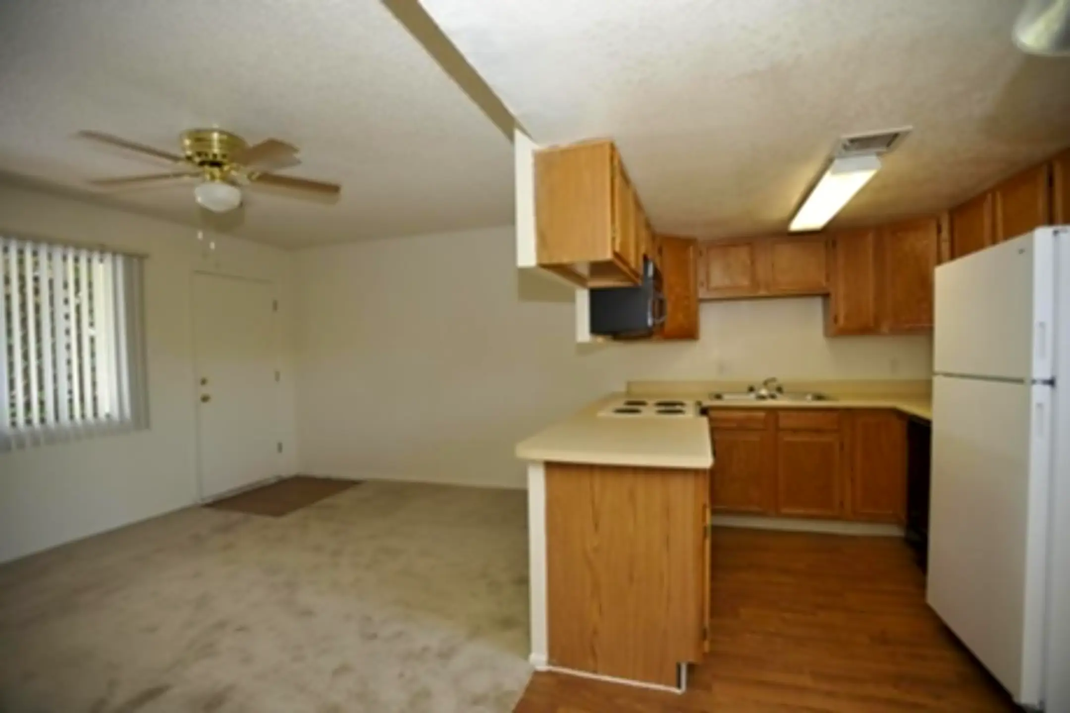 Fountains in the Green 3019 N 14th St Phoenix, AZ Apartments for