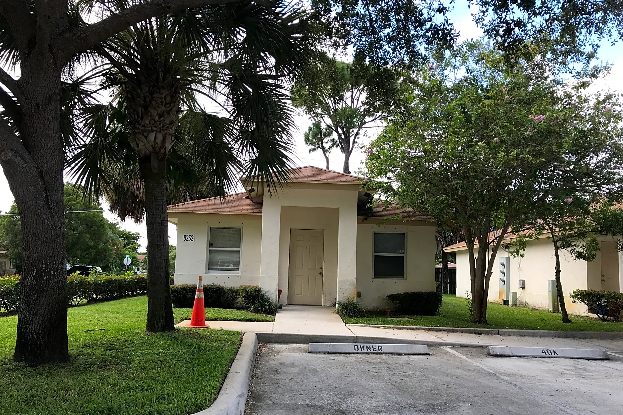 Roan Lane Apartments - 9252 Roan Ln | West Palm Beach, FL for Rent | Rent.