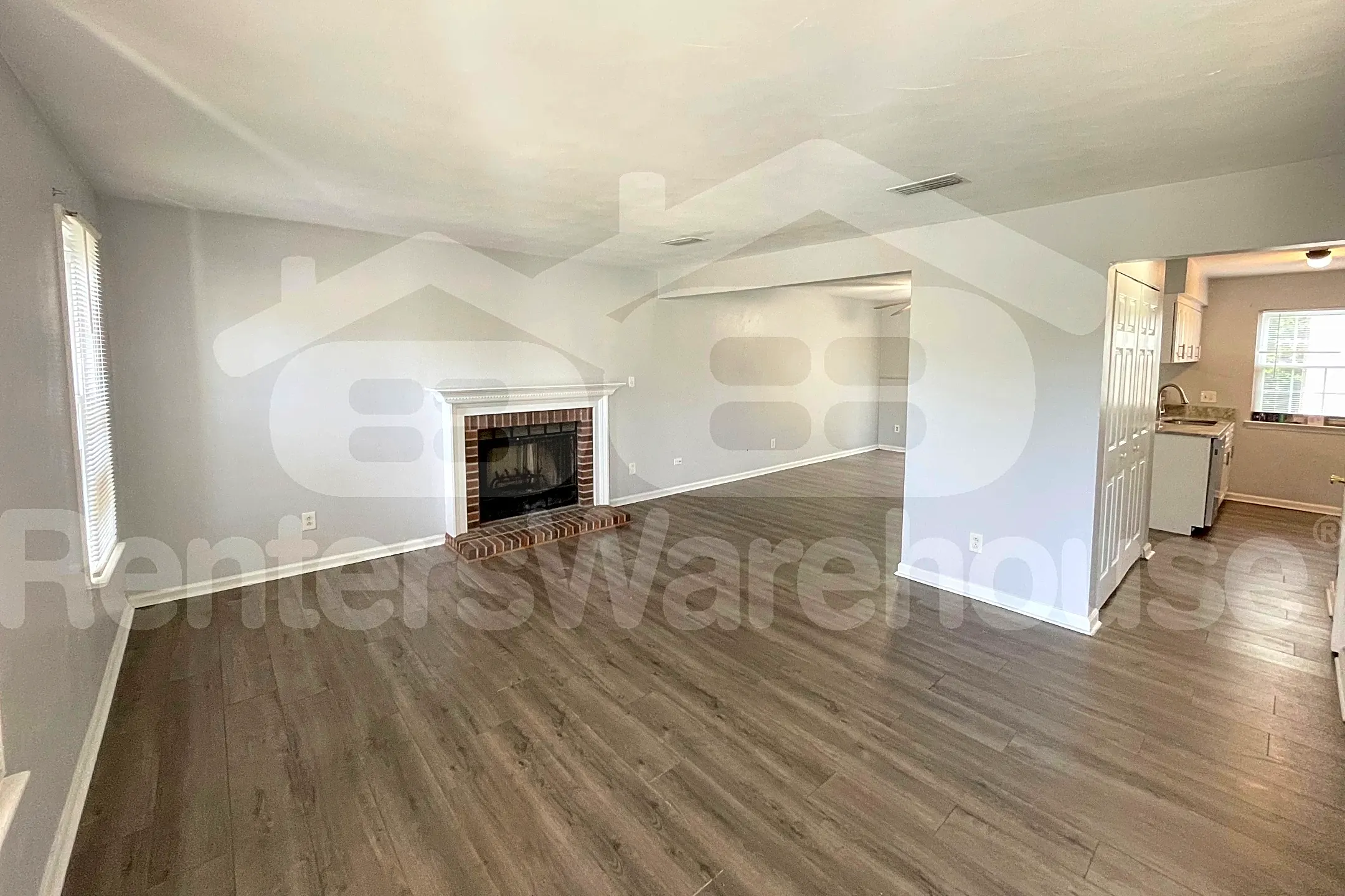 Living Room - 3725 Canadian Arch - Virginia Beach, VA