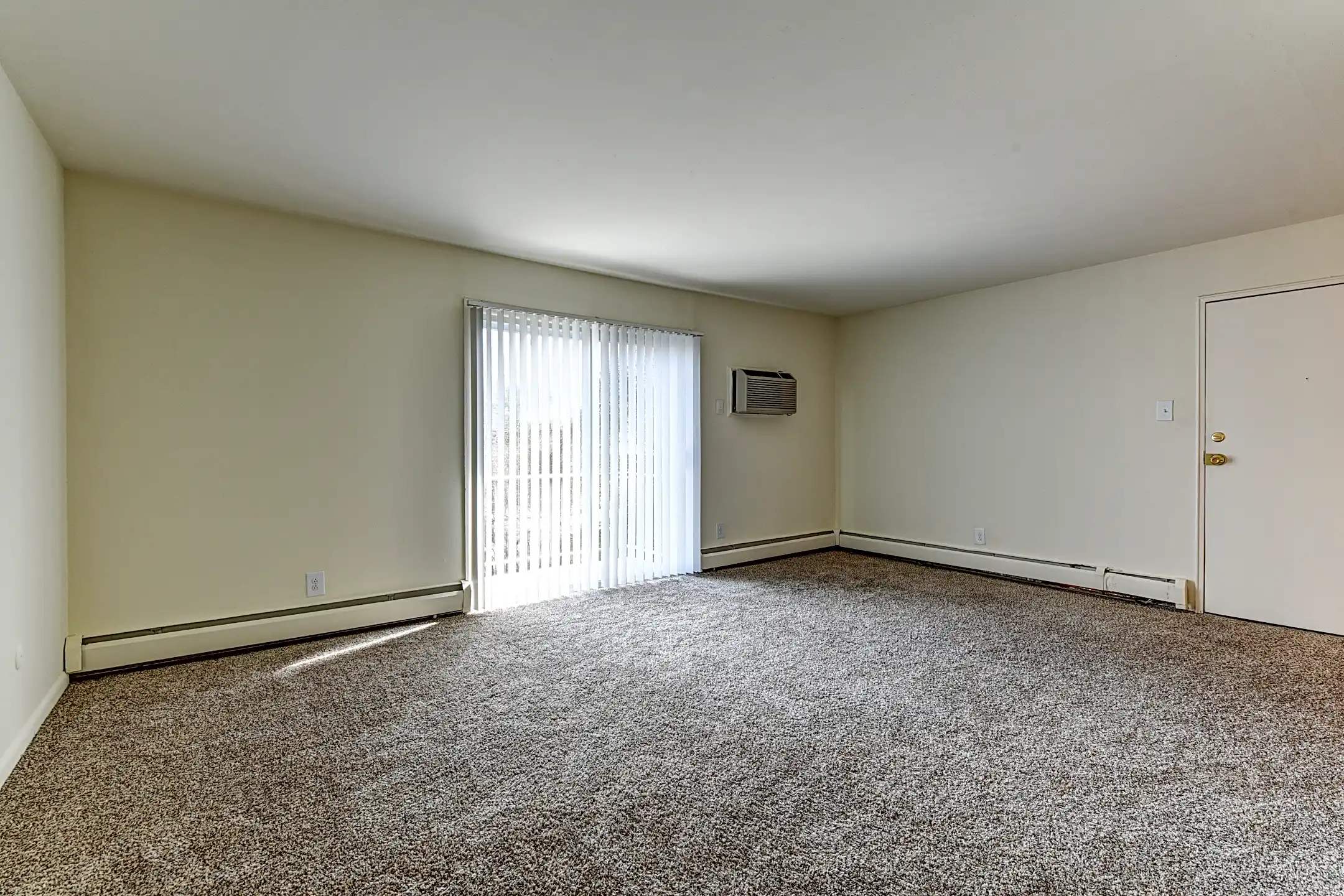 Hill Apartments 151 Avenue Secane, PA Apartments for