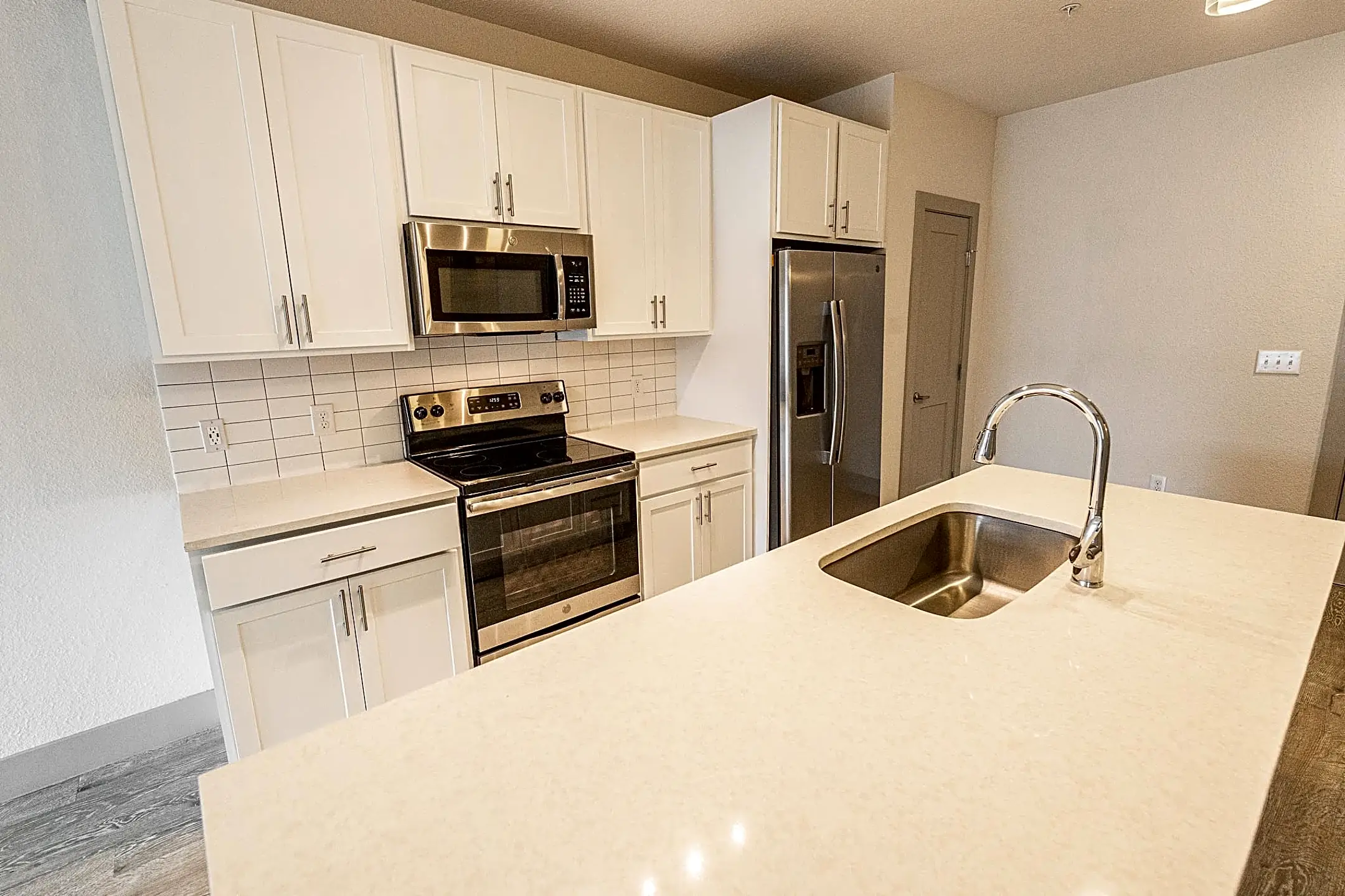Kitchen - 120 Ninth Street - San Antonio, TX