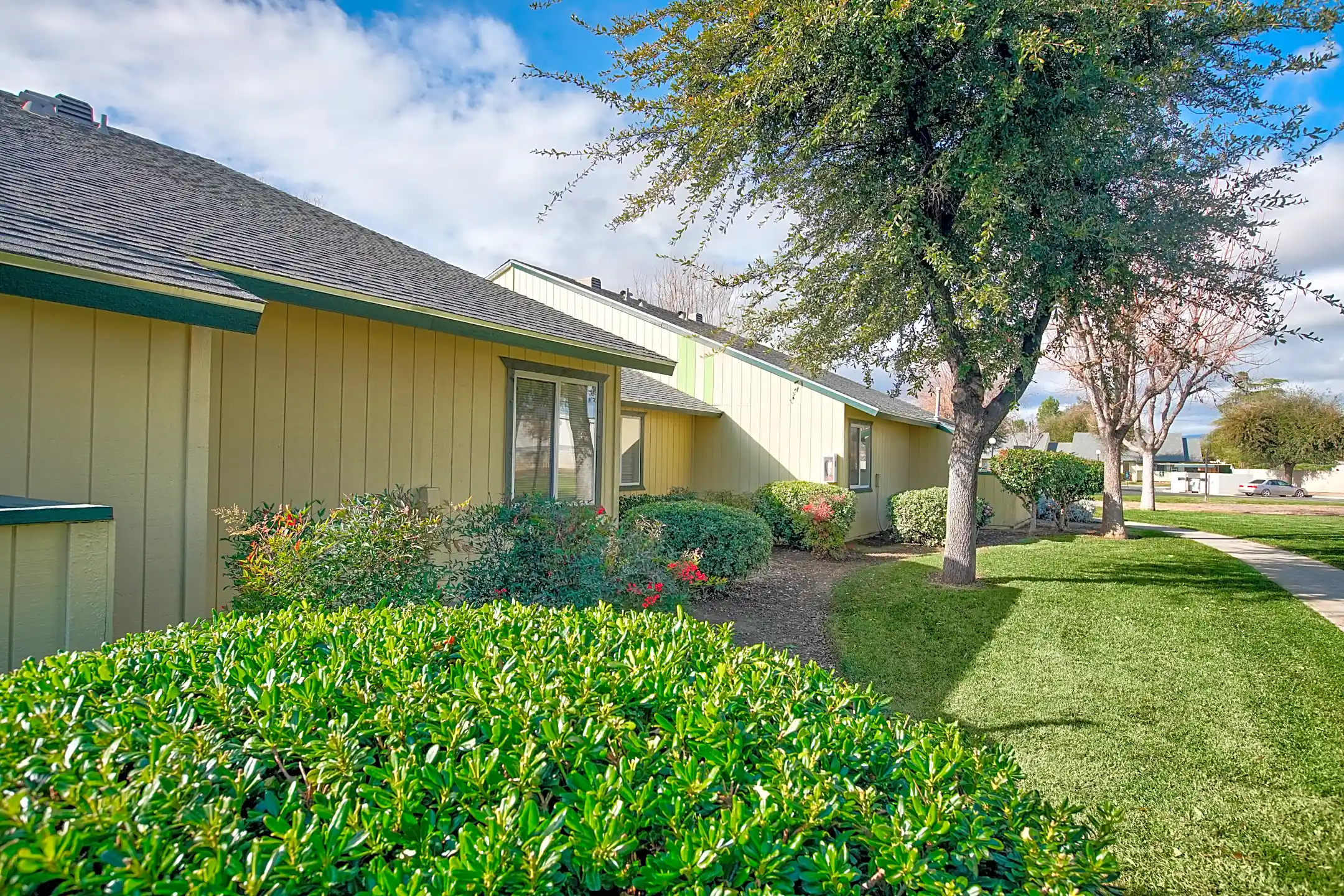 Ridgeview Apartments 400 W Forest Ave Coalinga, CA Apartments for