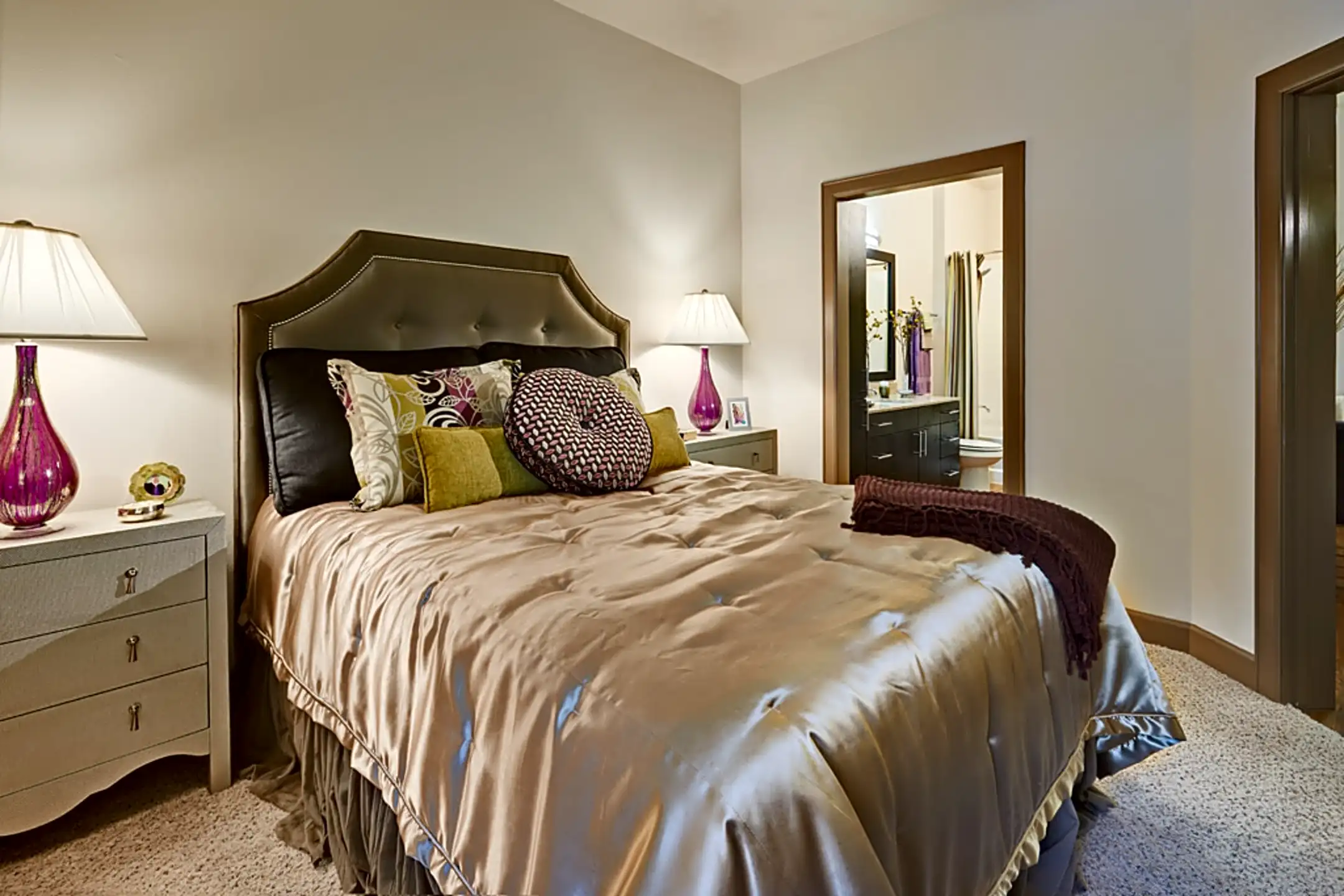 Grapevine Station Apartments & Cottages 1022 Texan Trl Grapevine