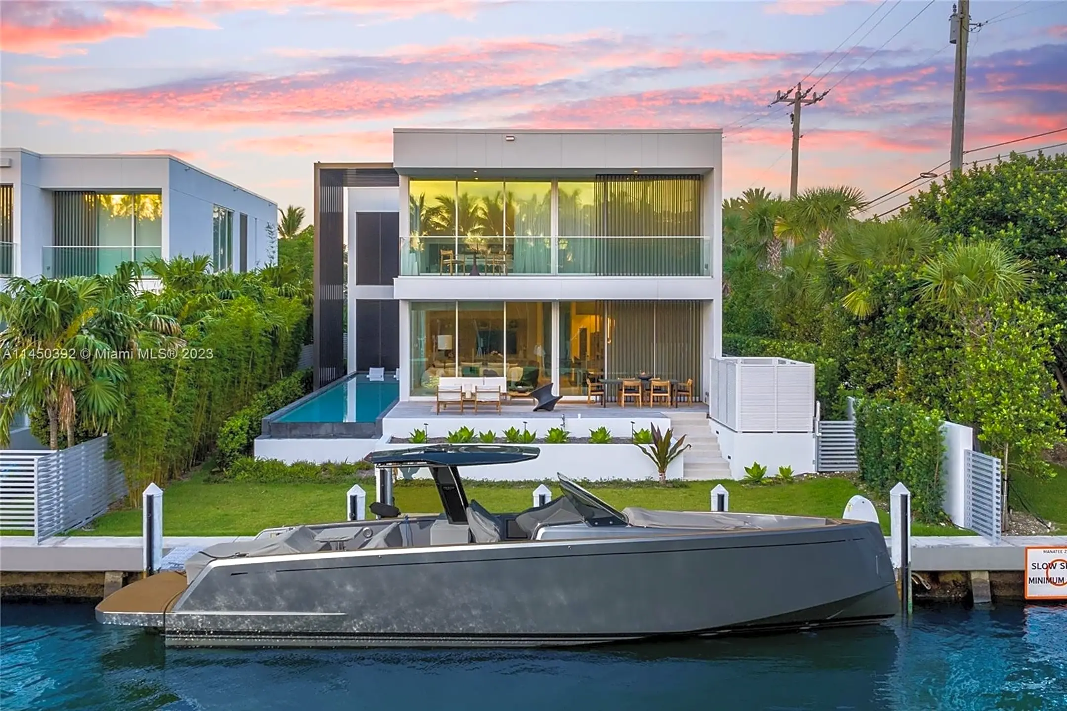 1081 W 48th St - Miami Beach, FL
