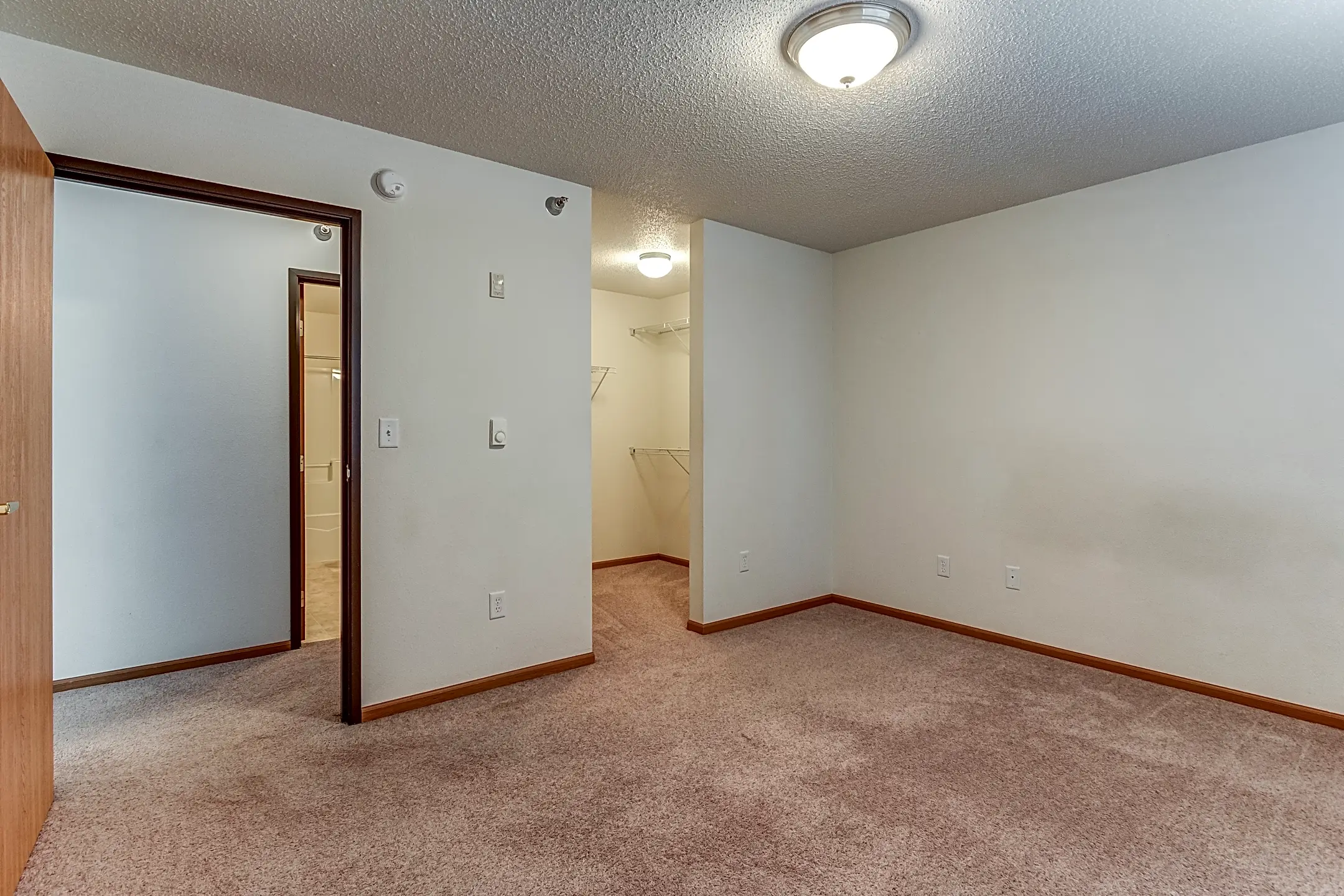 Riverwood Apartments 502 Riverwood Drive Detroit Lakes, MN