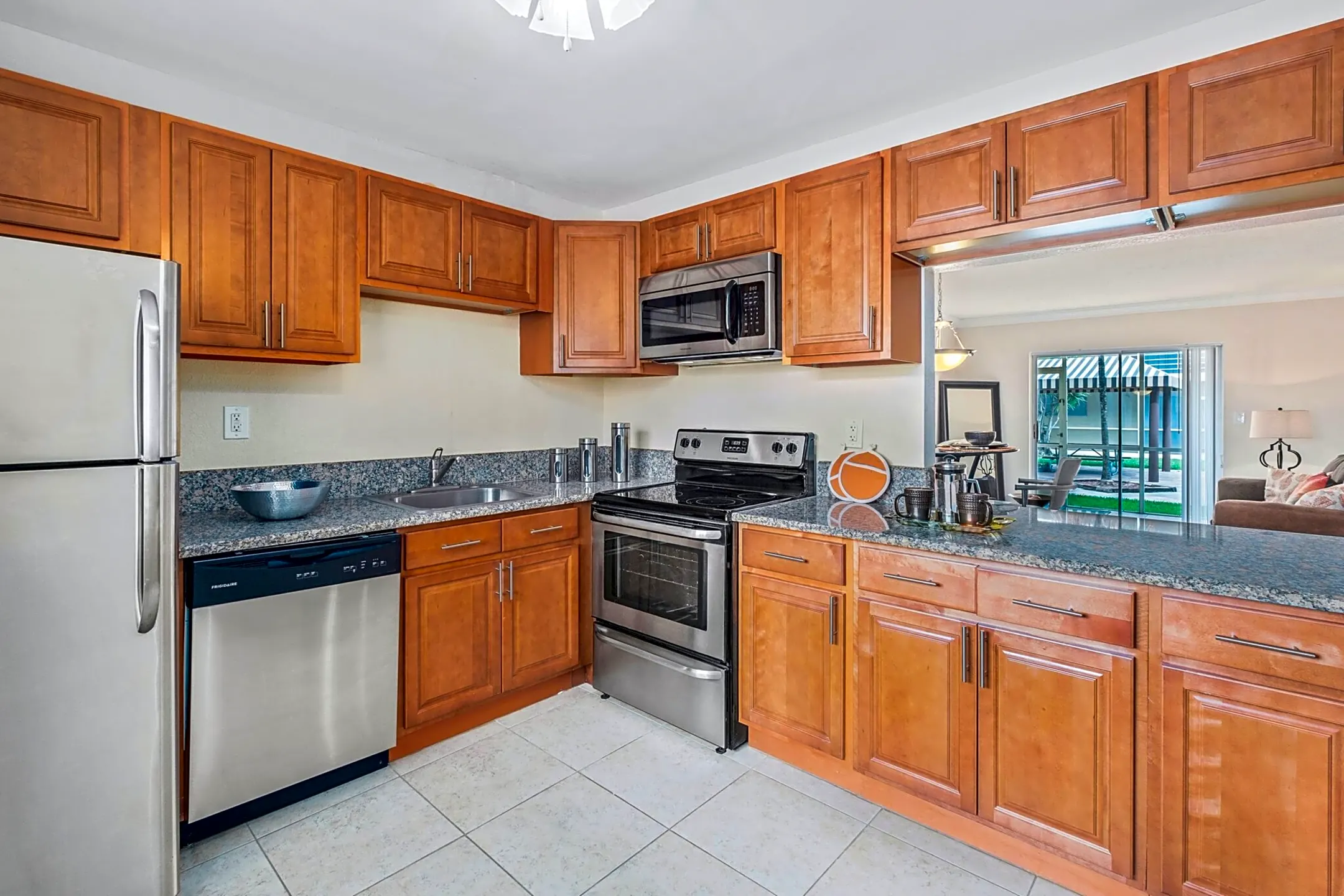 Aventura Oaks - 1572 NE 191st St | Miami, FL Apartments for Rent | Rent.