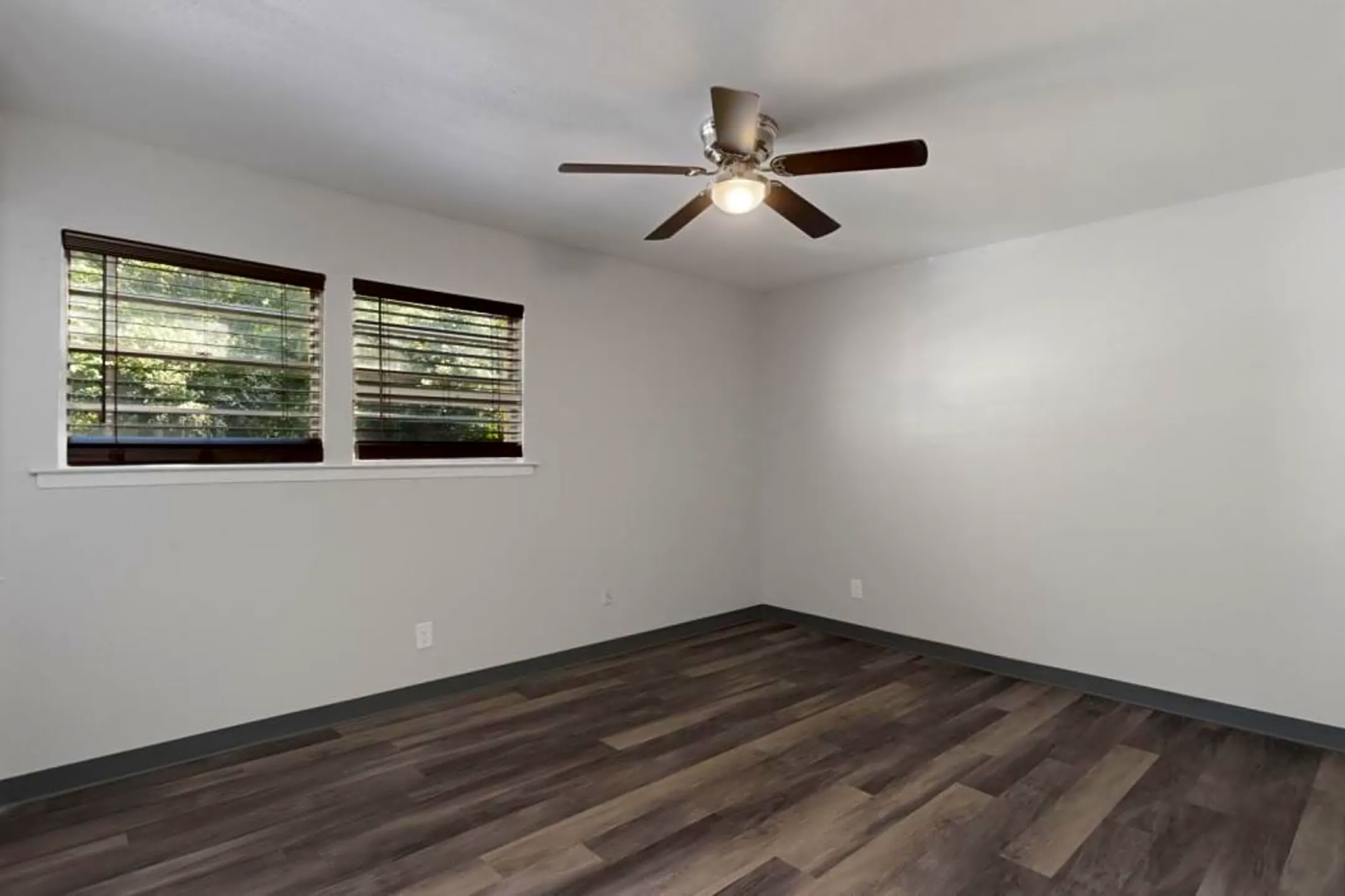 1283 E Raines Rd 1283 E Raines Rd unit 9 Memphis, TN Apartments for