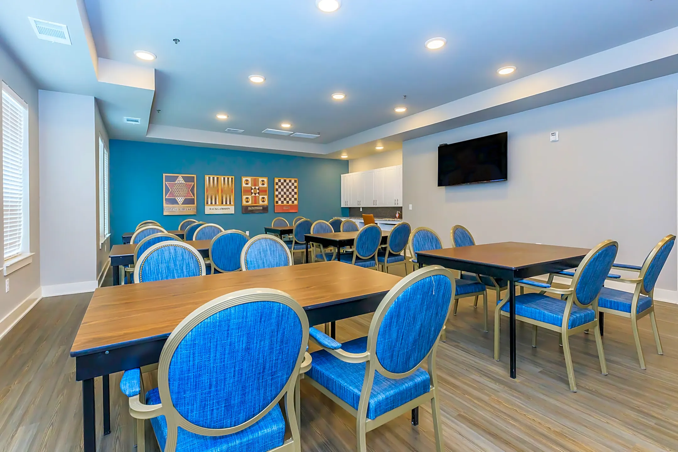 The Retreat At Barbers Hill 10929 Eagle Dr Mont Belvieu, TX