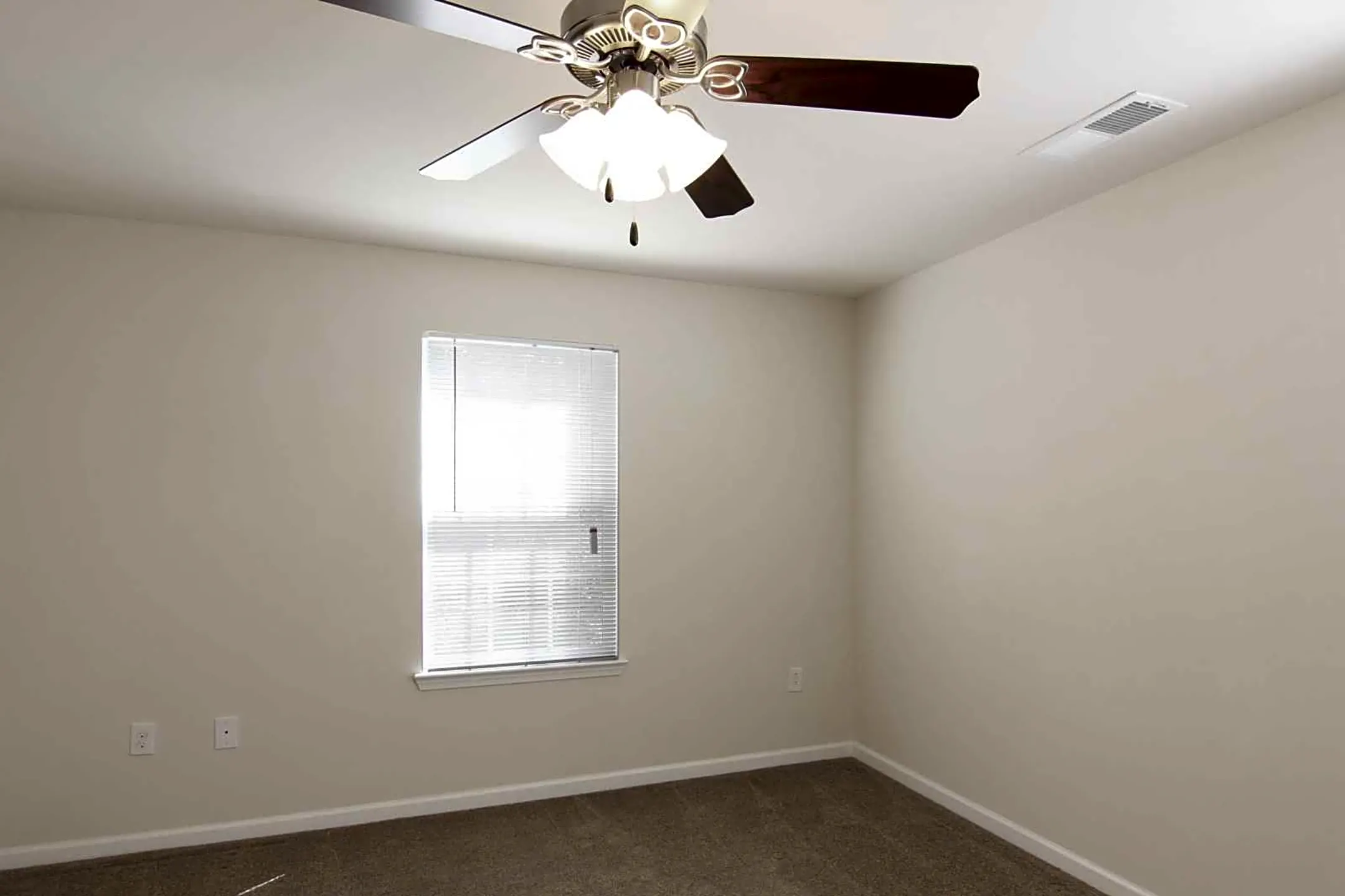 Swanzy Ridge Apartments - 402 E Swanzy St | Elizabethtown, NC ...