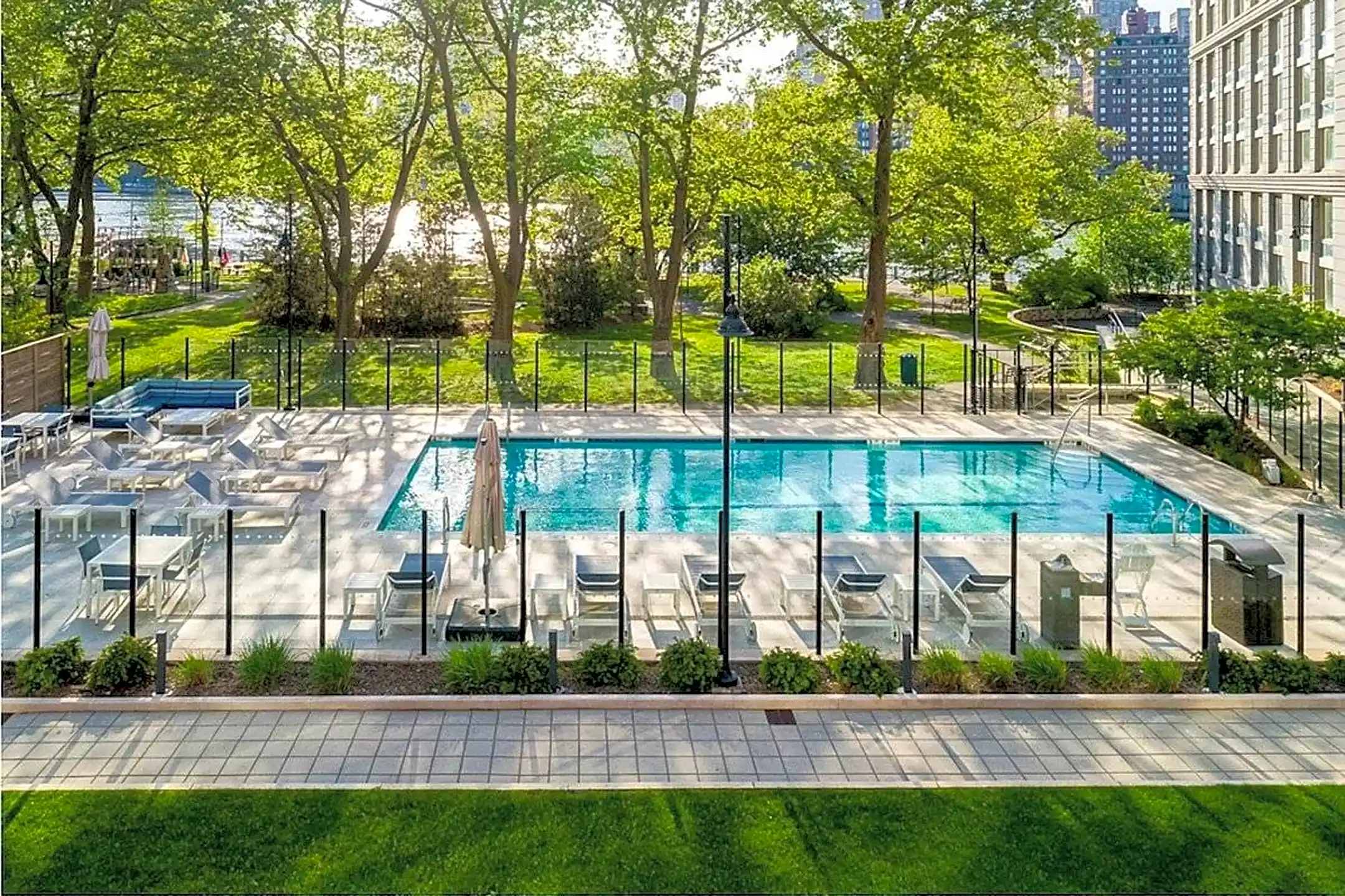 Pool - 888 Main St #411 - New York, NY