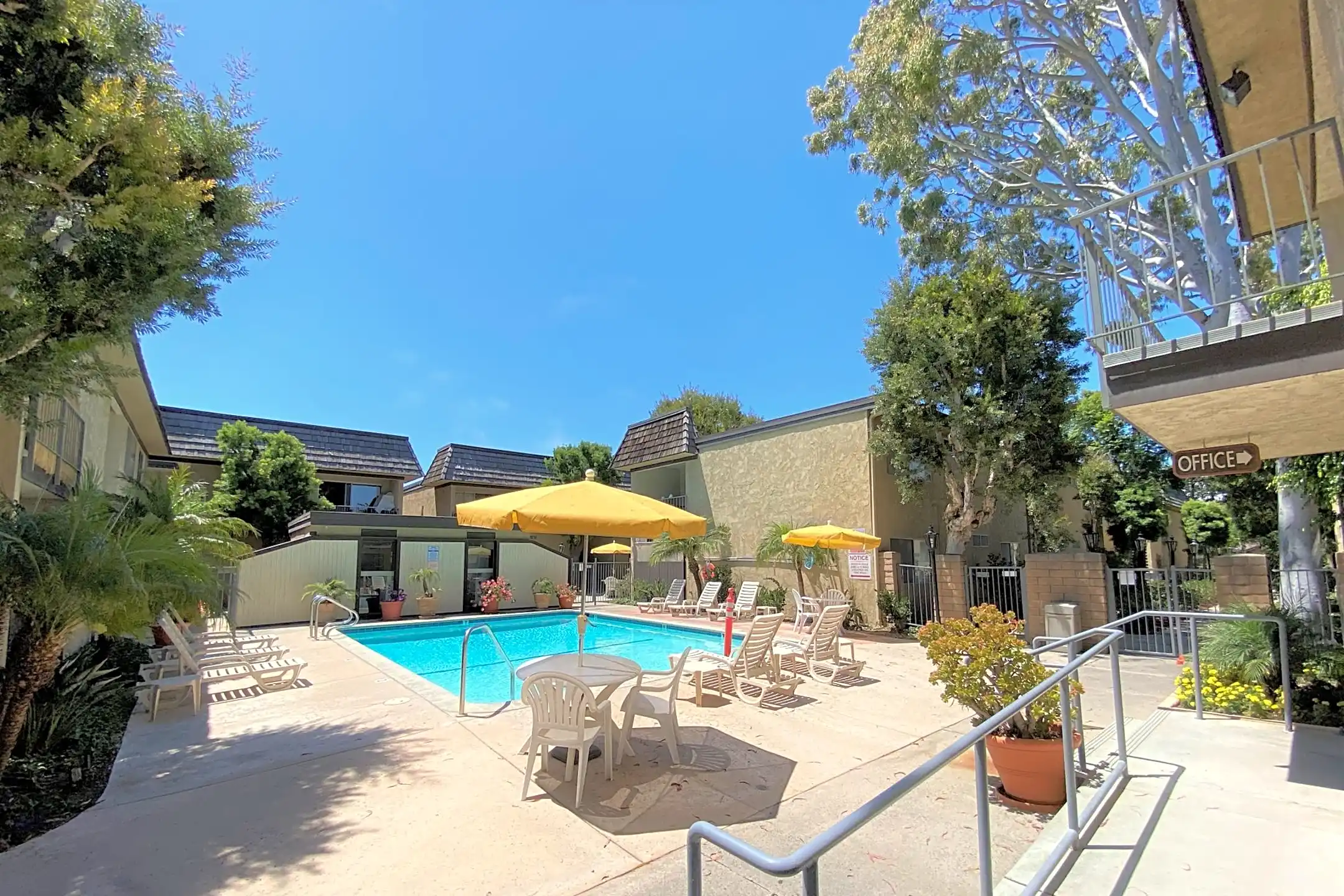 Parkwood Gardens Apartments - 1800 Gina Dr | Oxnard, CA for Rent | Rent.