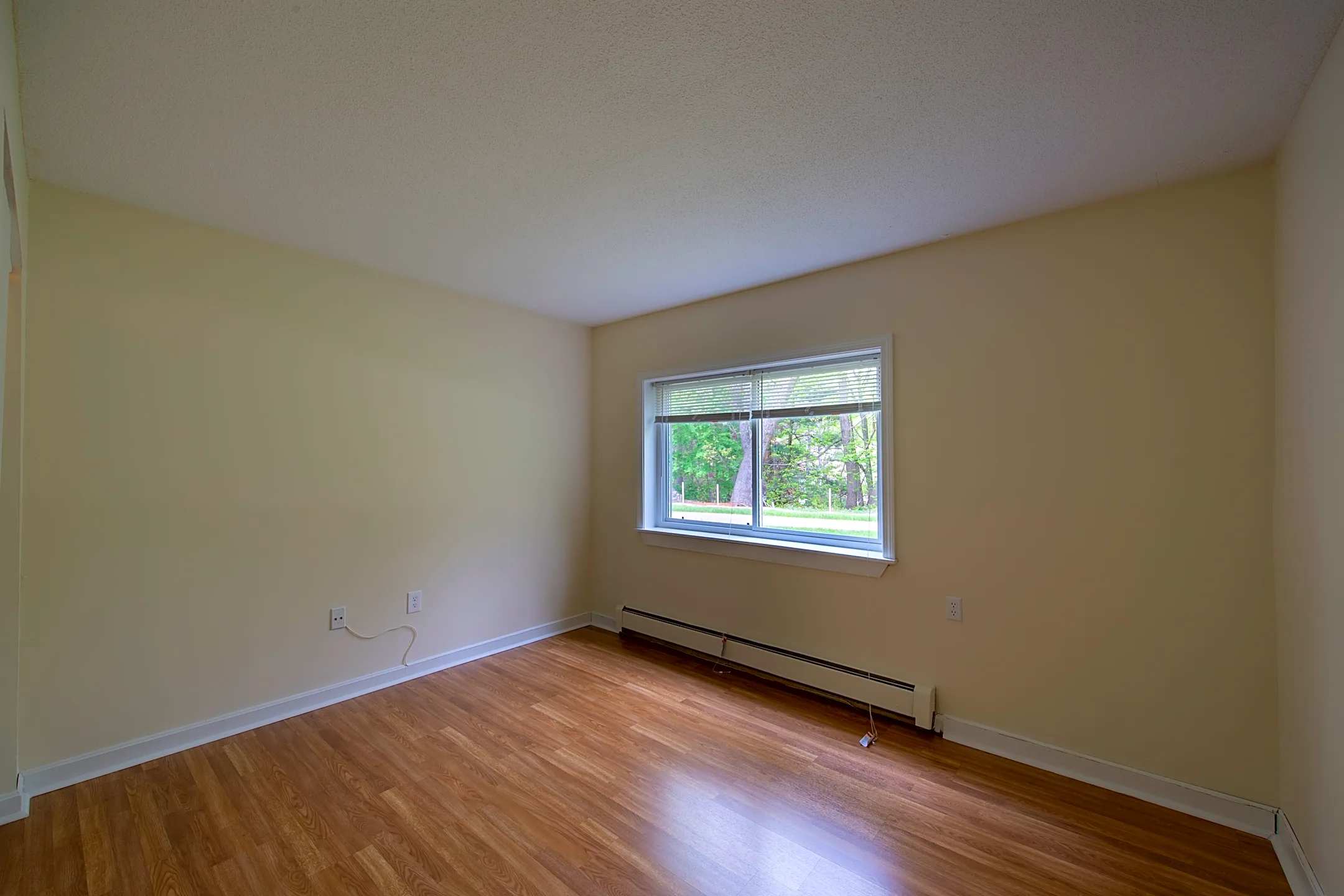 Redwood Hills Apartments Worcester, MA 01604