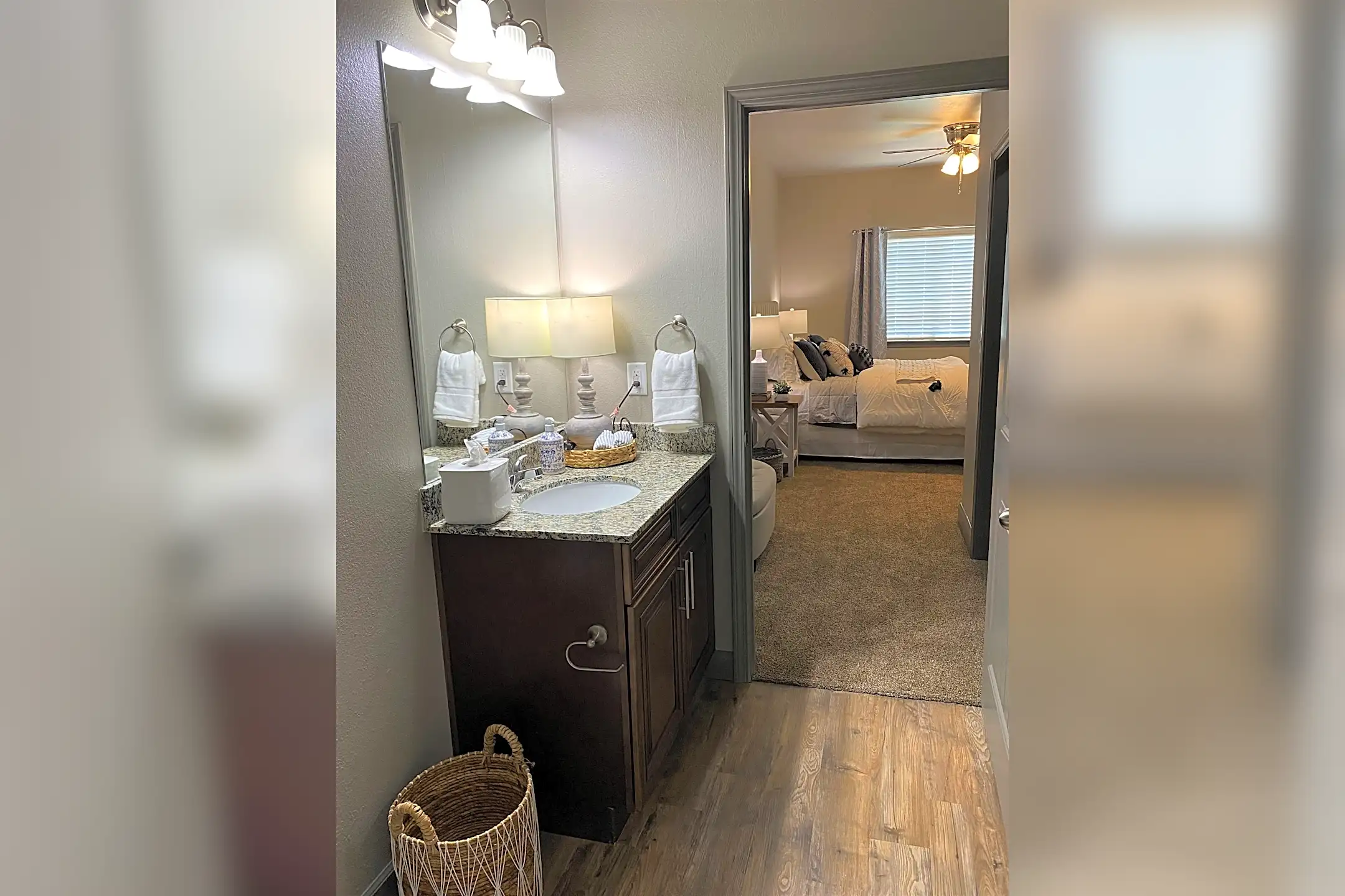 Lake Villas Apartments Granbury, TX 76048