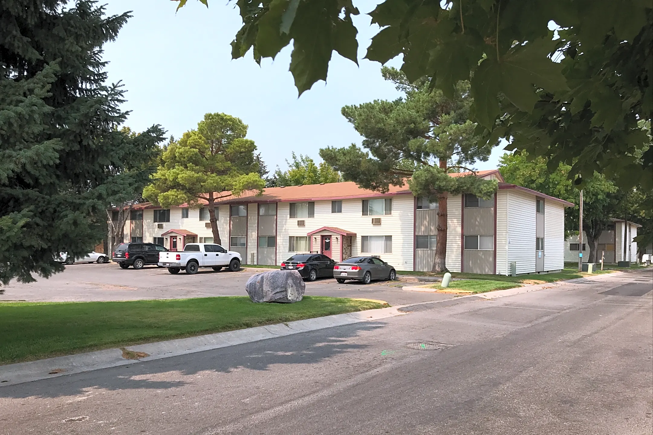 Pool - Pine Ridge Apartments - Pocatello, ID