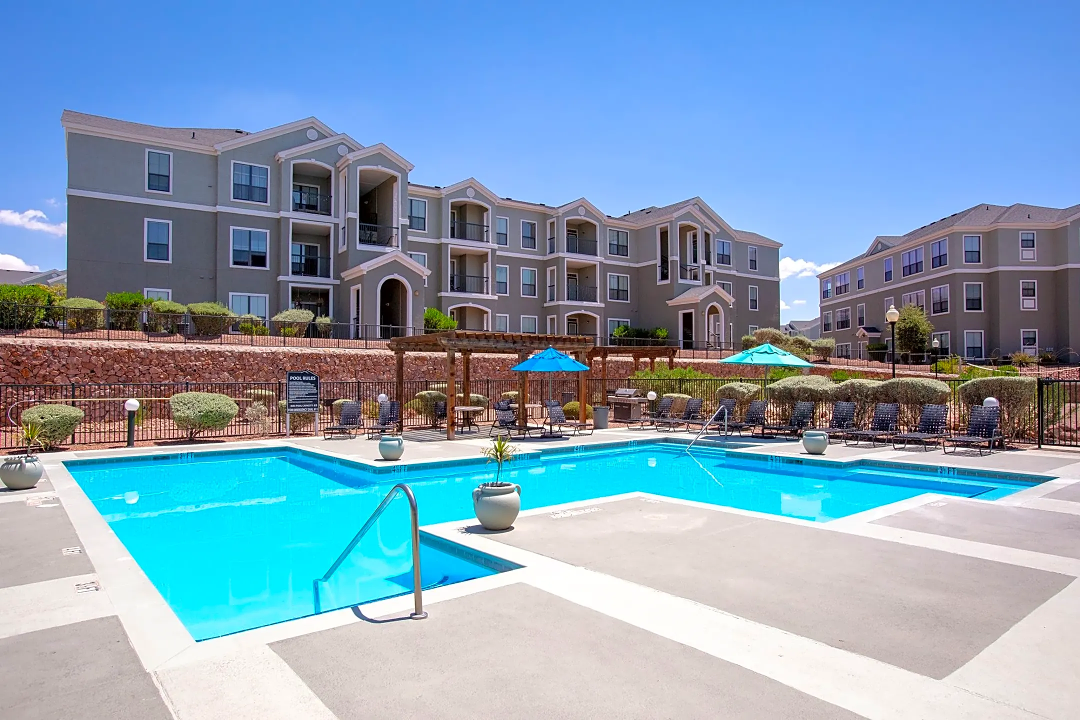 The Legends of El Paso 200 Desert Pass El Paso, TX Apartments for