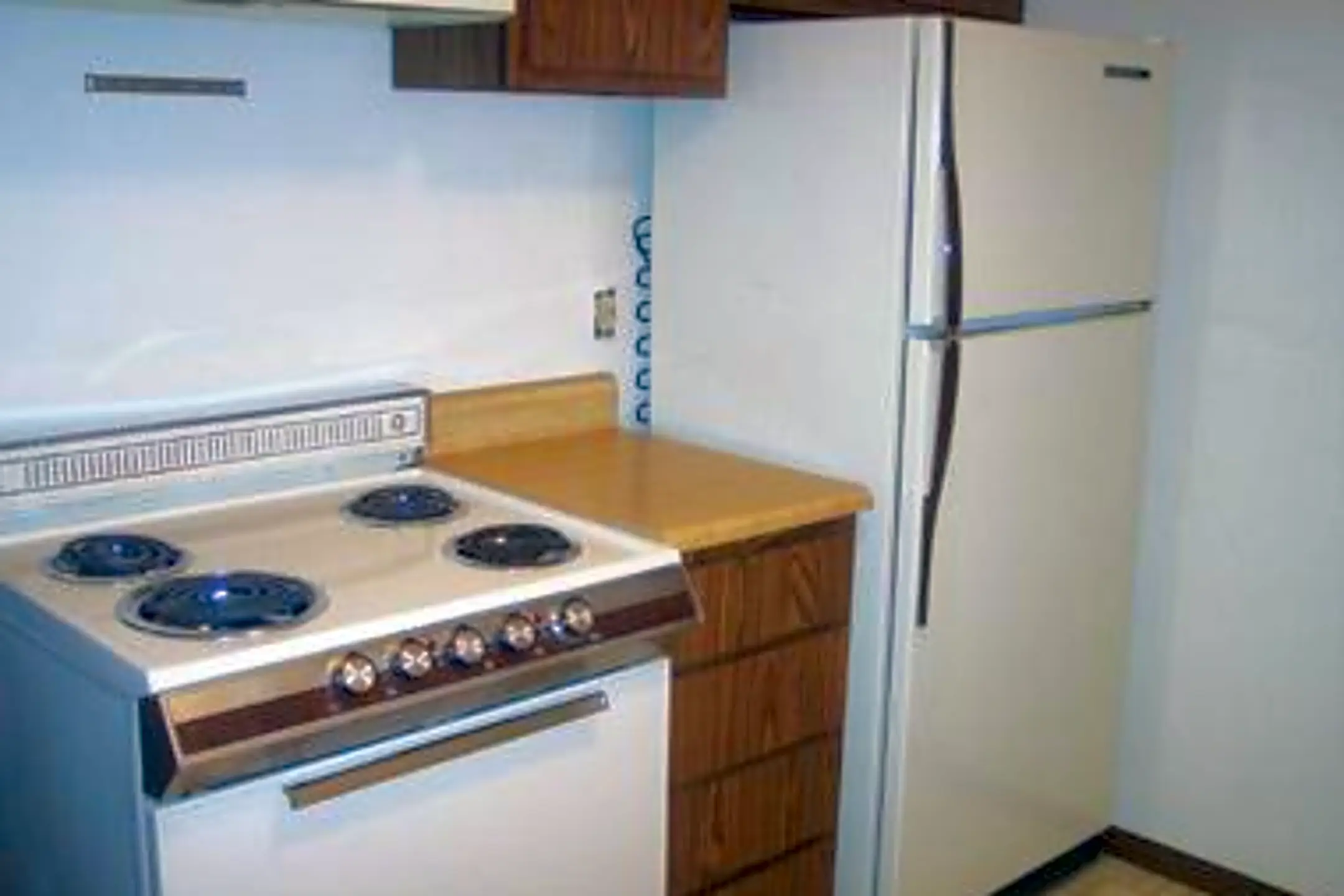 Andover Court Apartments 6507 Field Ave Whitehouse, OH Apartments