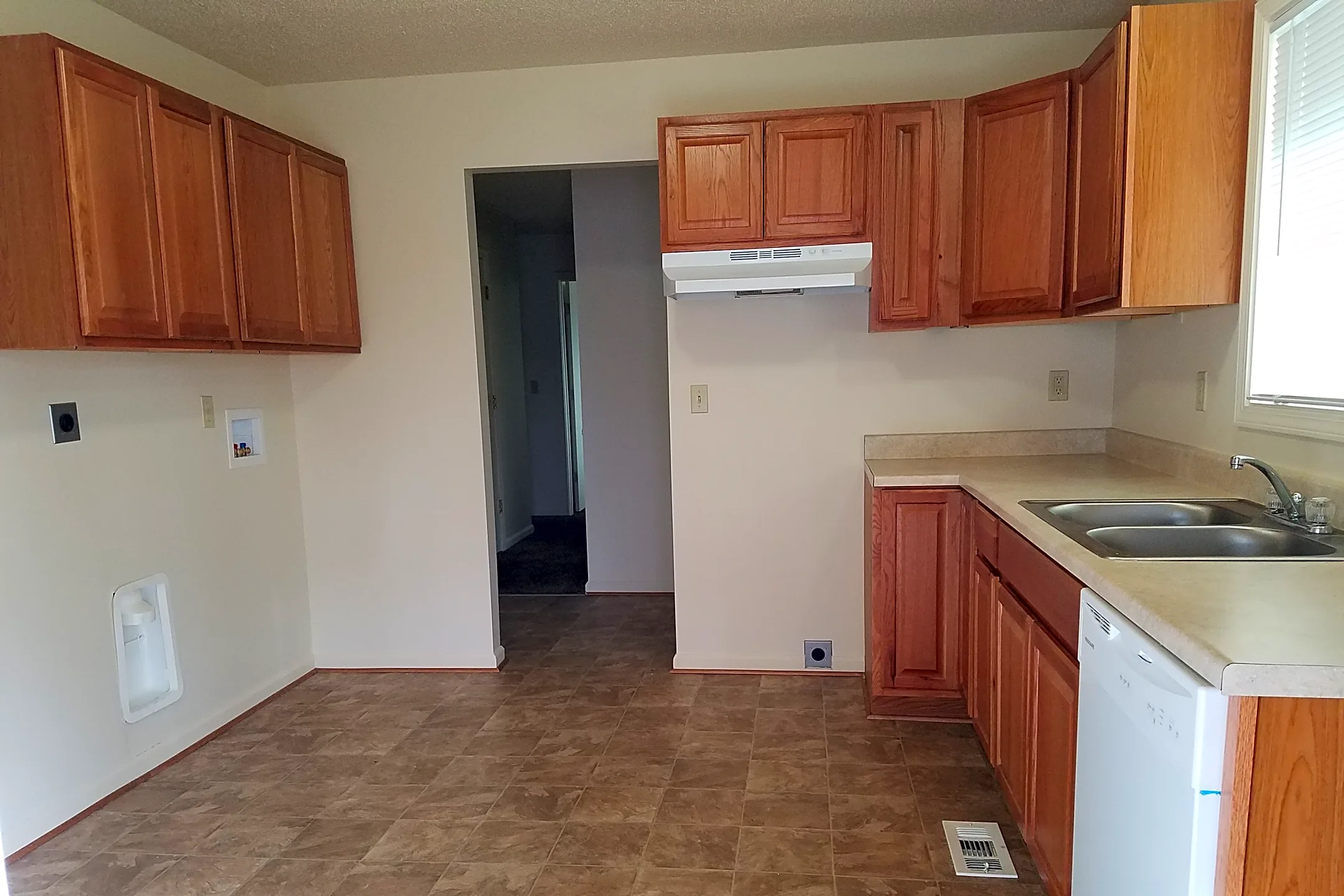 Montara Village 7105 SW Montara Pkwy Topeka, KS Apartments for Rent