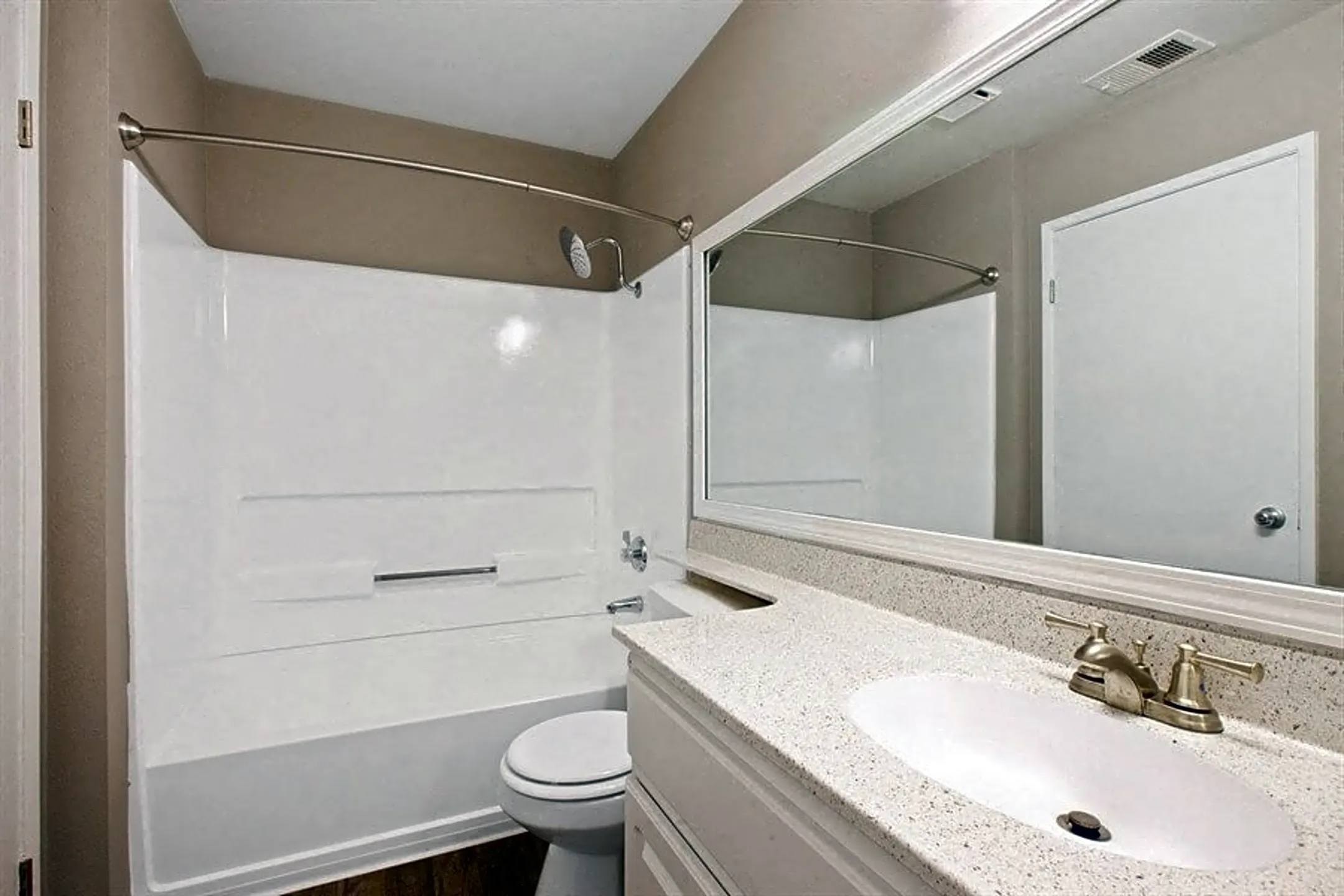 The James Apartment Homes 7600 Ambergate Pl Riverside, CA