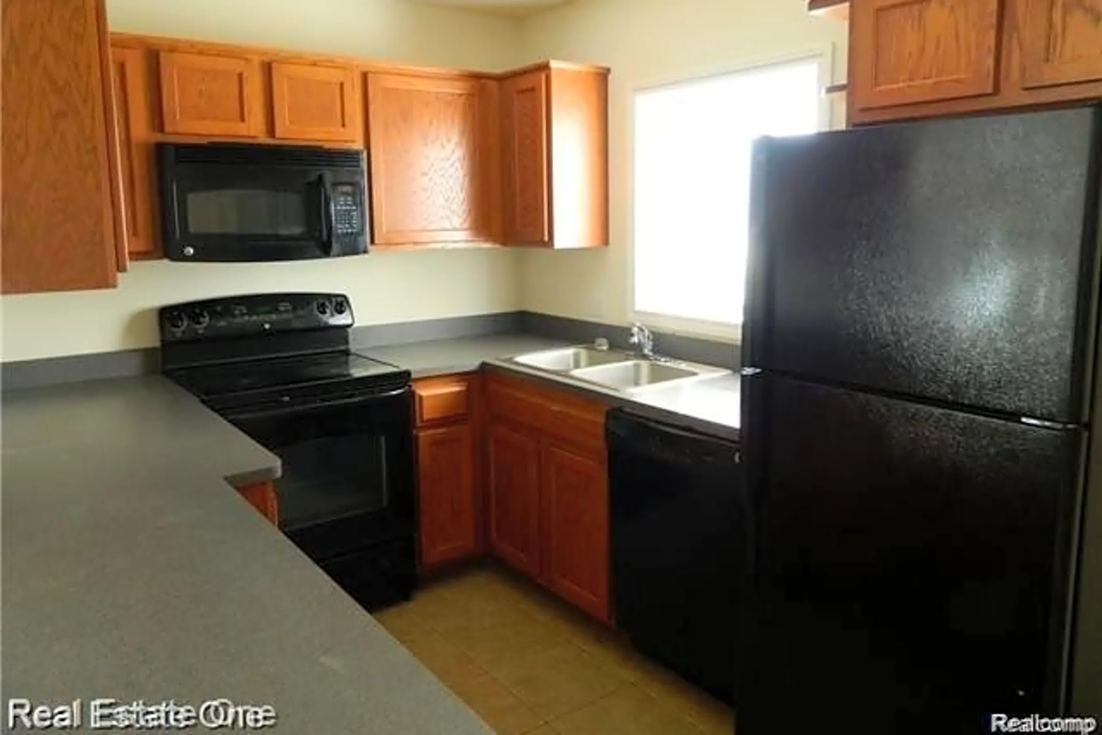 1039 Vermont Ave 1039 Condos Troy, MI 48083